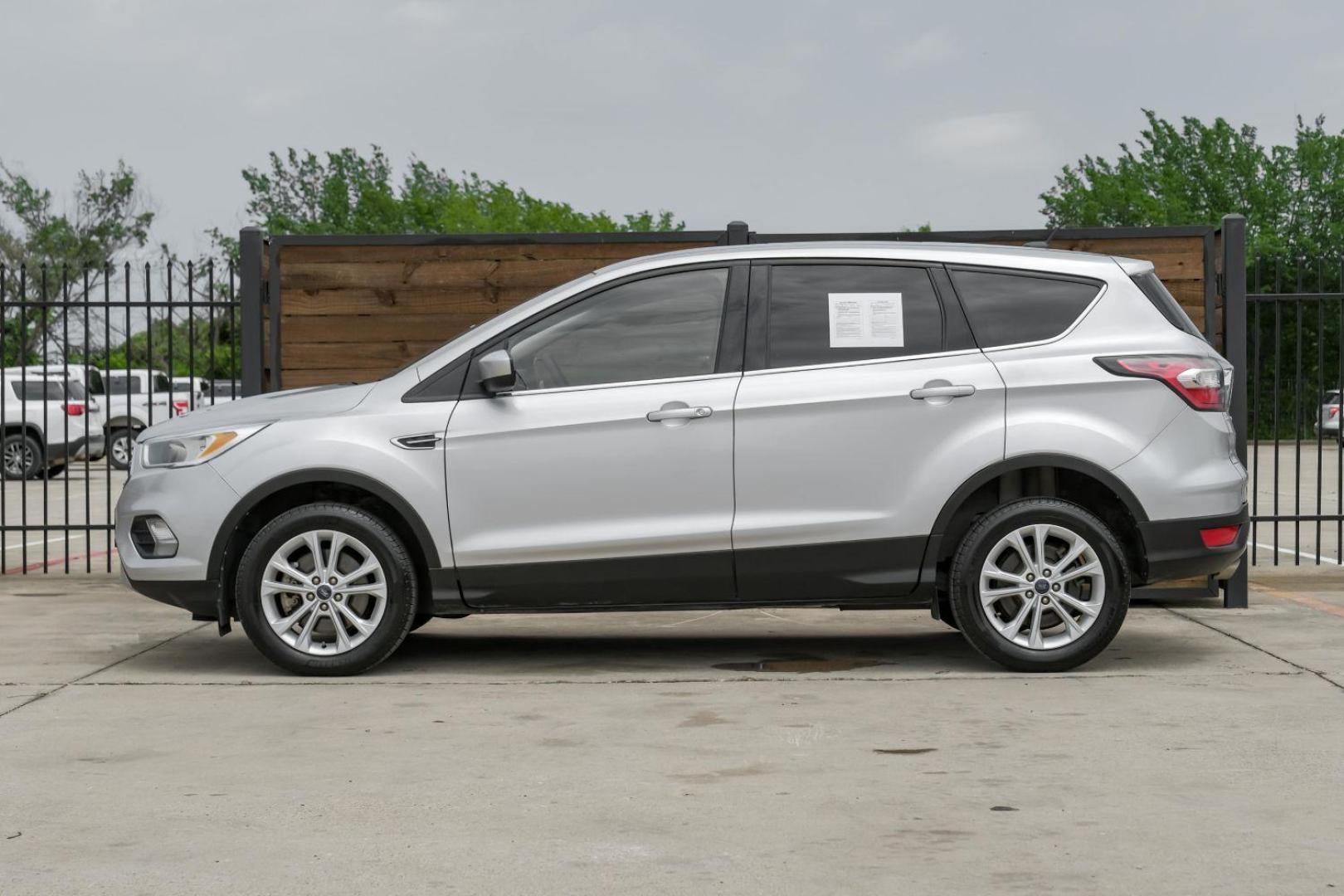 2017 SILVER Ford Escape SE 4WD (1FMCU9G96HU) with an 2.0L L4 DOHC 16V engine, 6-Speed Automatic transmission, located at 2401 E Main St., Grand Prairie, TX, 75050, (972) 262-4440, 32.748981, -96.969643 - Photo#15