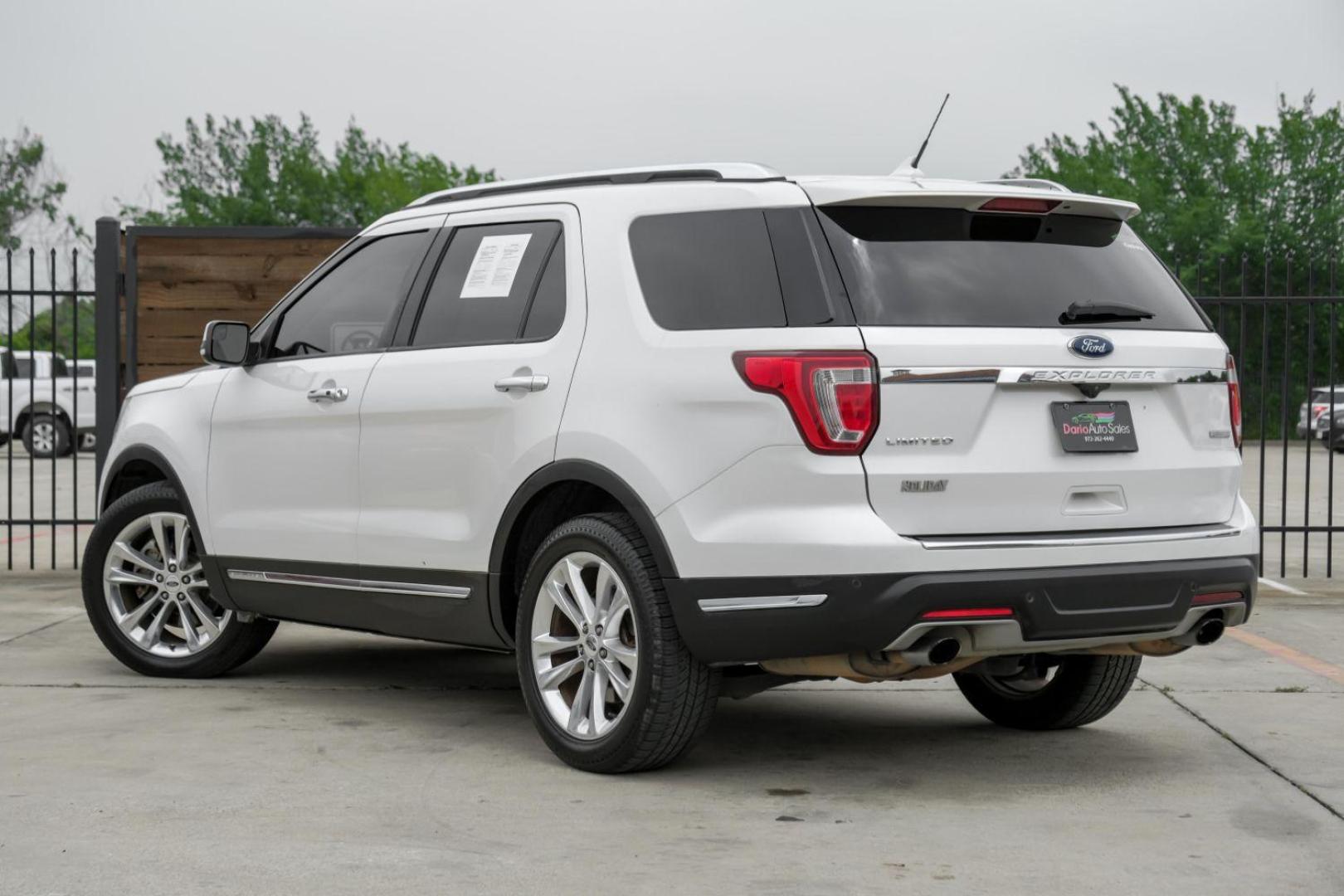 2018 White Ford Explorer Limited FWD (1FM5K7FH8JG) with an 2.3L L4 DOHC 16V engine, 6-Speed Automatic transmission, located at 2401 E Main St., Grand Prairie, TX, 75050, (972) 262-4440, 32.748981, -96.969643 - Photo#11