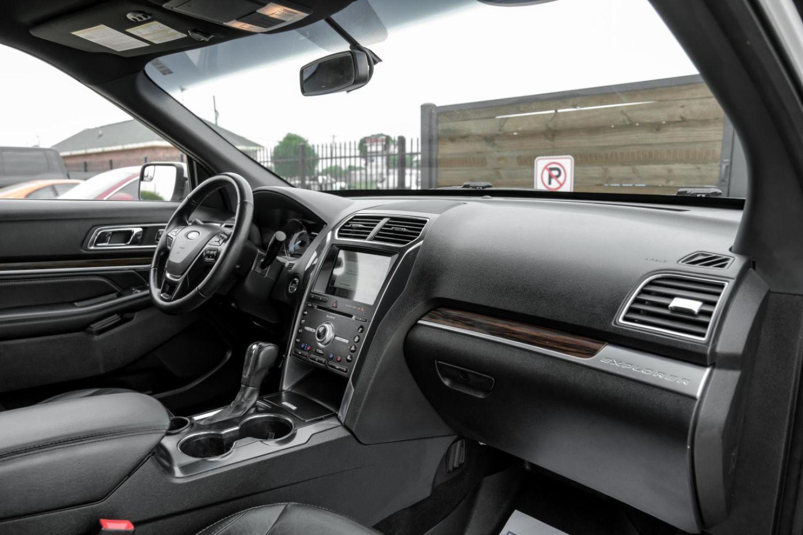 2018 White Ford Explorer Limited FWD (1FM5K7FH8JG) with an 2.3L L4 DOHC 16V engine, 6-Speed Automatic transmission, located at 2401 E Main St., Grand Prairie, TX, 75050, (972) 262-4440, 32.748981, -96.969643 - Photo#17