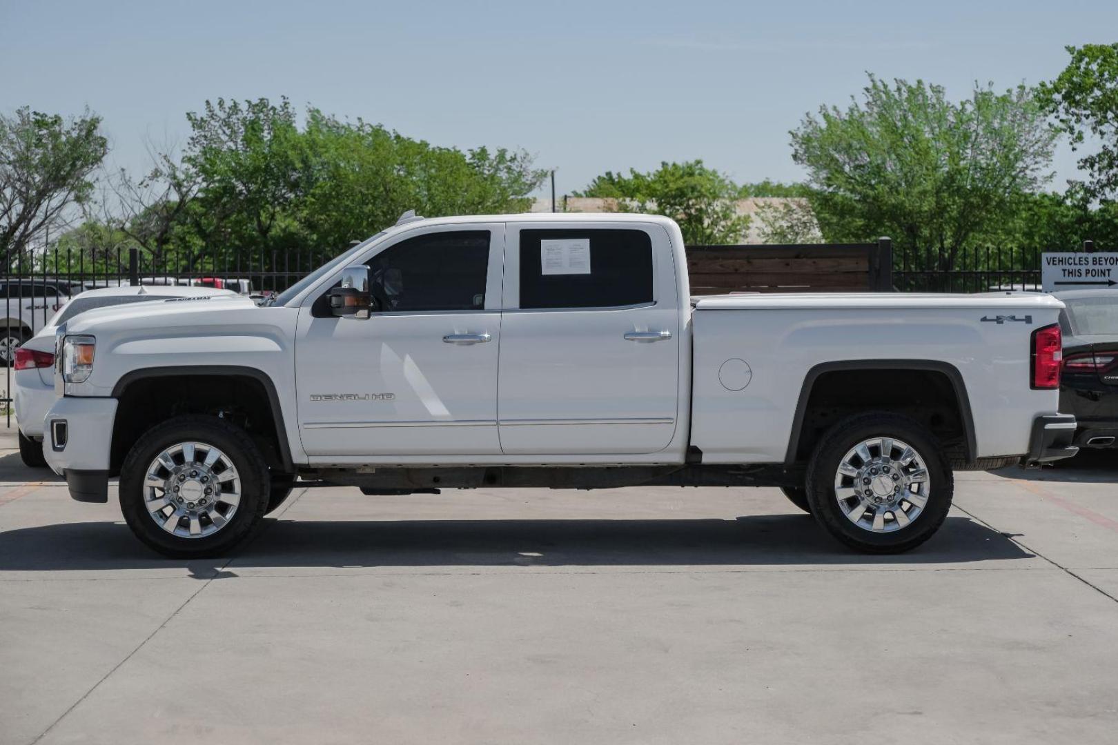 2015 White GMC Sierra 2500HD Denali Crew Cab 4WD (1GT120E80FF) with an 6.6L V8 OHV 16V DIESEL engine, 6-Speed Automatic transmission, located at 2401 E Main St., Grand Prairie, TX, 75050, (972) 262-4440, 32.748981, -96.969643 - Photo#15