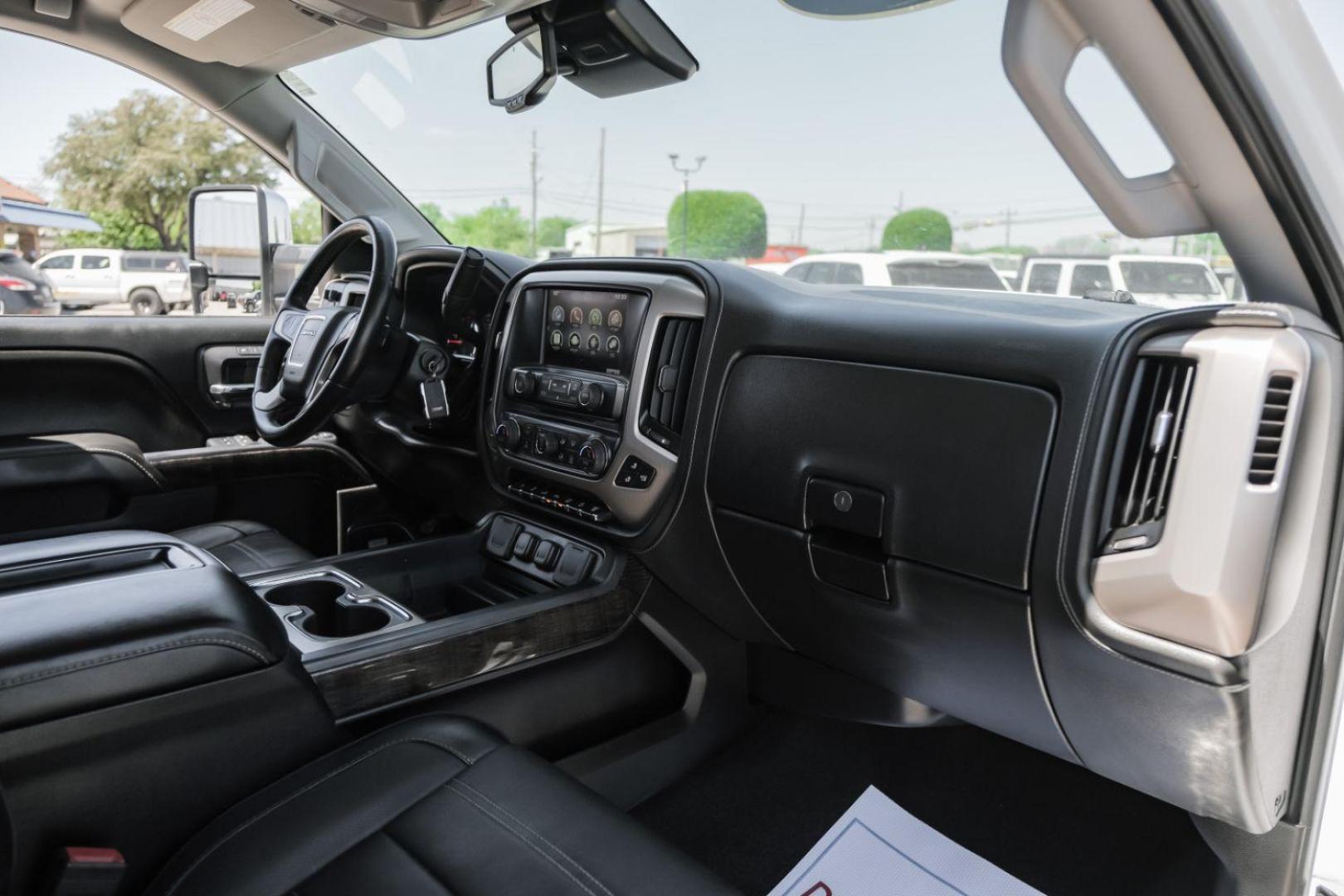 2015 White GMC Sierra 2500HD Denali Crew Cab 4WD (1GT120E80FF) with an 6.6L V8 OHV 16V DIESEL engine, 6-Speed Automatic transmission, located at 2401 E Main St., Grand Prairie, TX, 75050, (972) 262-4440, 32.748981, -96.969643 - Photo#18