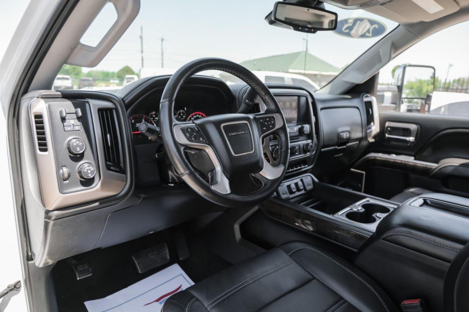 2015 White GMC Sierra 2500HD Denali Crew Cab 4WD (1GT120E80FF) with an 6.6L V8 OHV 16V DIESEL engine, 6-Speed Automatic transmission, located at 2401 E Main St., Grand Prairie, TX, 75050, (972) 262-4440, 32.748981, -96.969643 - Photo#2