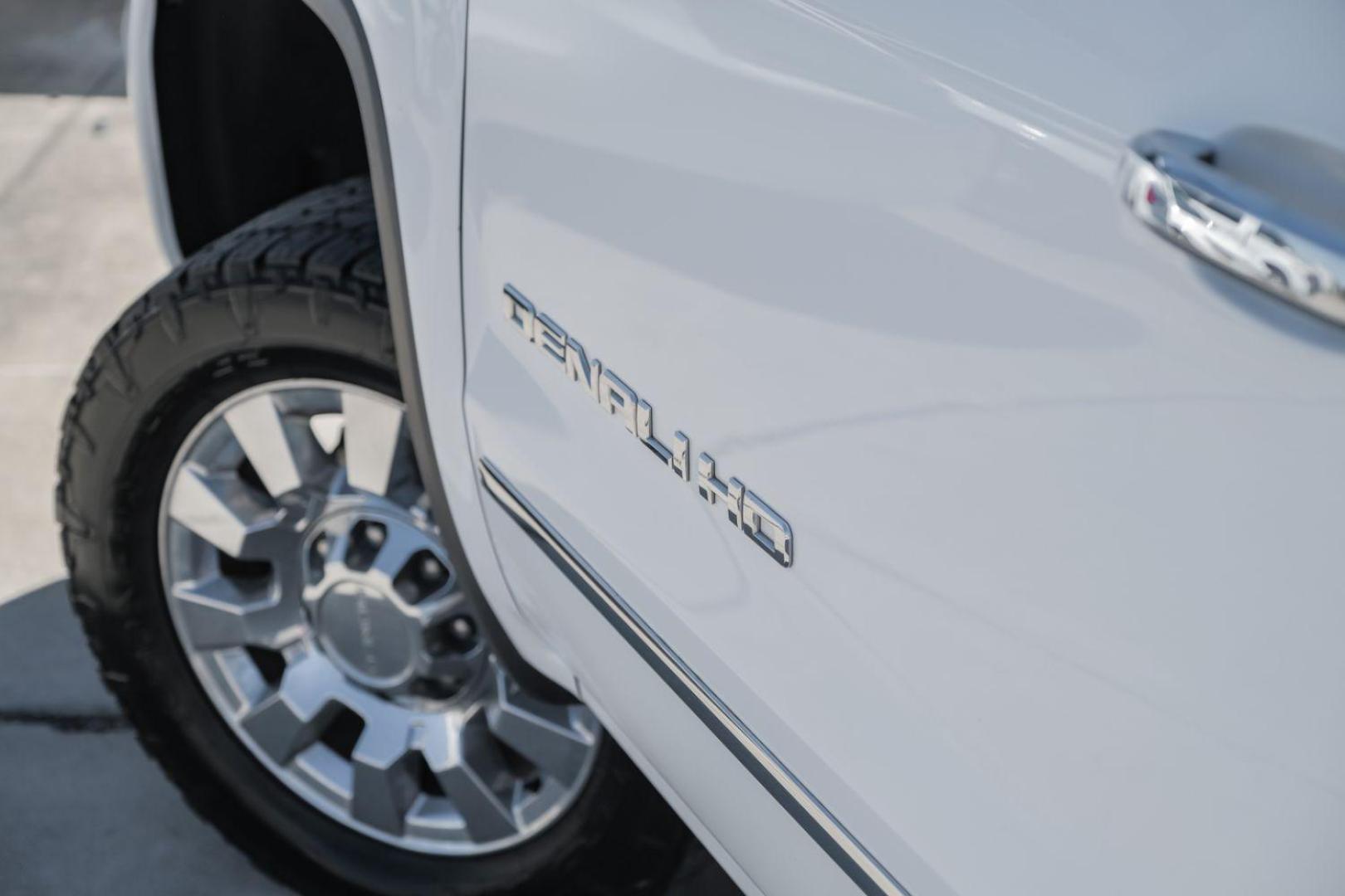 2015 White GMC Sierra 2500HD Denali Crew Cab 4WD (1GT120E80FF) with an 6.6L V8 OHV 16V DIESEL engine, 6-Speed Automatic transmission, located at 2401 E Main St., Grand Prairie, TX, 75050, (972) 262-4440, 32.748981, -96.969643 - Photo#63