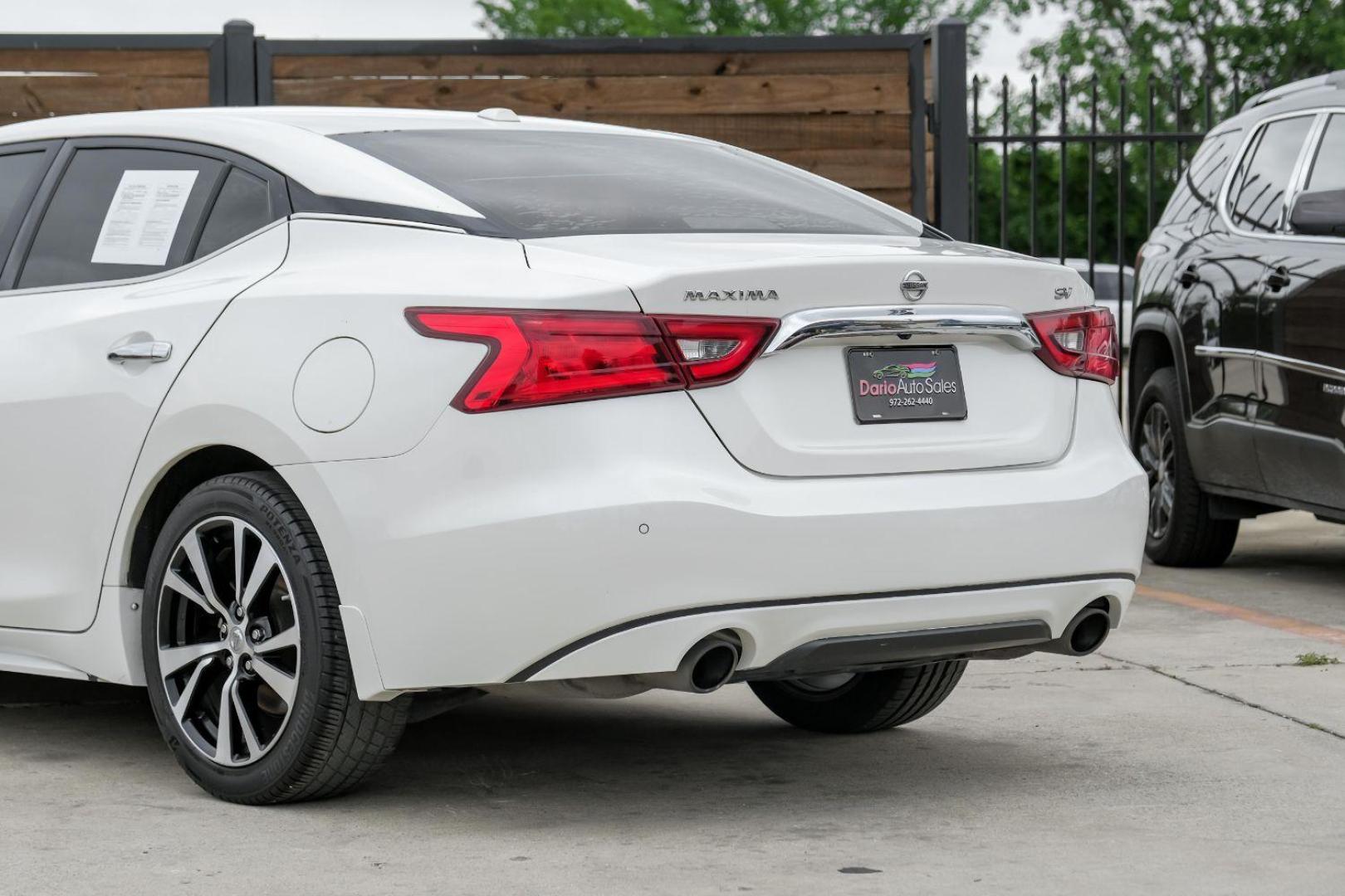 2018 WHITE Nissan Maxima 3.5 SL (1N4AA6AP2JC) with an 3.5L V6 DOHC 24V engine, Continuously Variable Transmission transmission, located at 2401 E Main St., Grand Prairie, TX, 75050, (972) 262-4440, 32.748981, -96.969643 - Photo#13