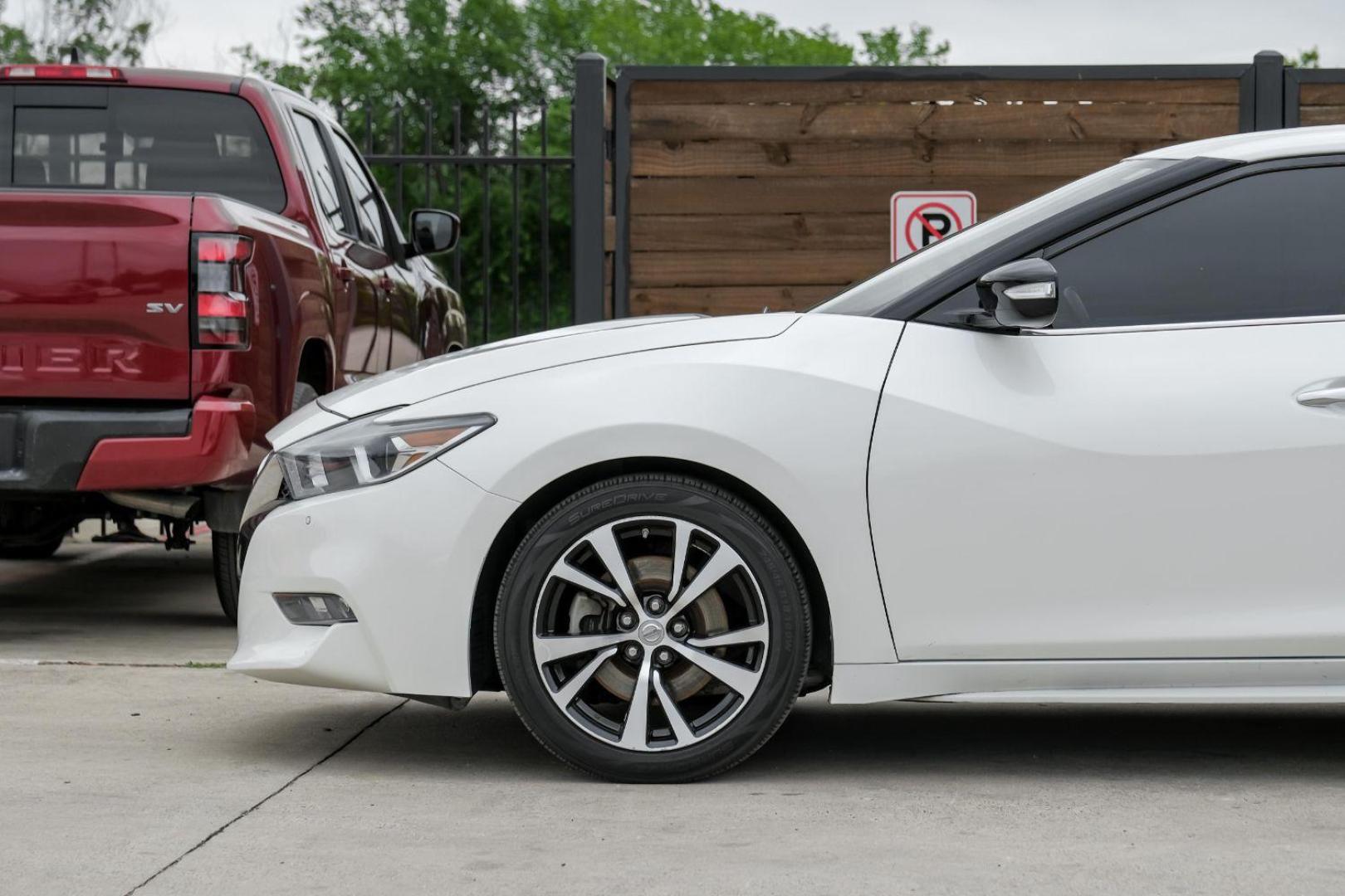 2018 WHITE Nissan Maxima 3.5 SL (1N4AA6AP2JC) with an 3.5L V6 DOHC 24V engine, Continuously Variable Transmission transmission, located at 2401 E Main St., Grand Prairie, TX, 75050, (972) 262-4440, 32.748981, -96.969643 - Photo#15