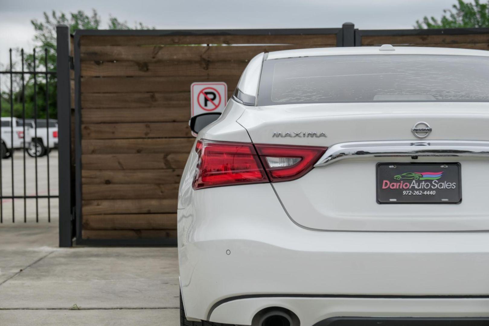 2018 WHITE Nissan Maxima 3.5 SL (1N4AA6AP2JC) with an 3.5L V6 DOHC 24V engine, Continuously Variable Transmission transmission, located at 2401 E Main St., Grand Prairie, TX, 75050, (972) 262-4440, 32.748981, -96.969643 - Photo#51