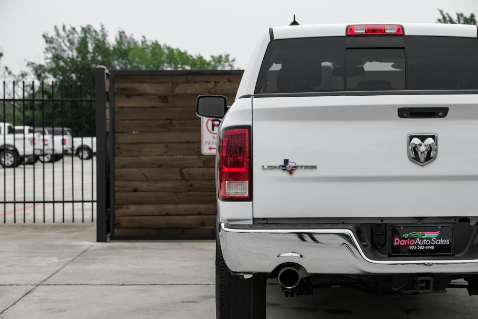 2013 White RAM 1500 SLT Crew Cab SWB 2WD (1C6RR6LT8DS) with an 5.7L V8 OHV 16V engine, 6-Speed Automatic transmission, located at 2401 E Main St., Grand Prairie, TX, 75050, (972) 262-4440, 32.748981, -96.969643 - Photo#49