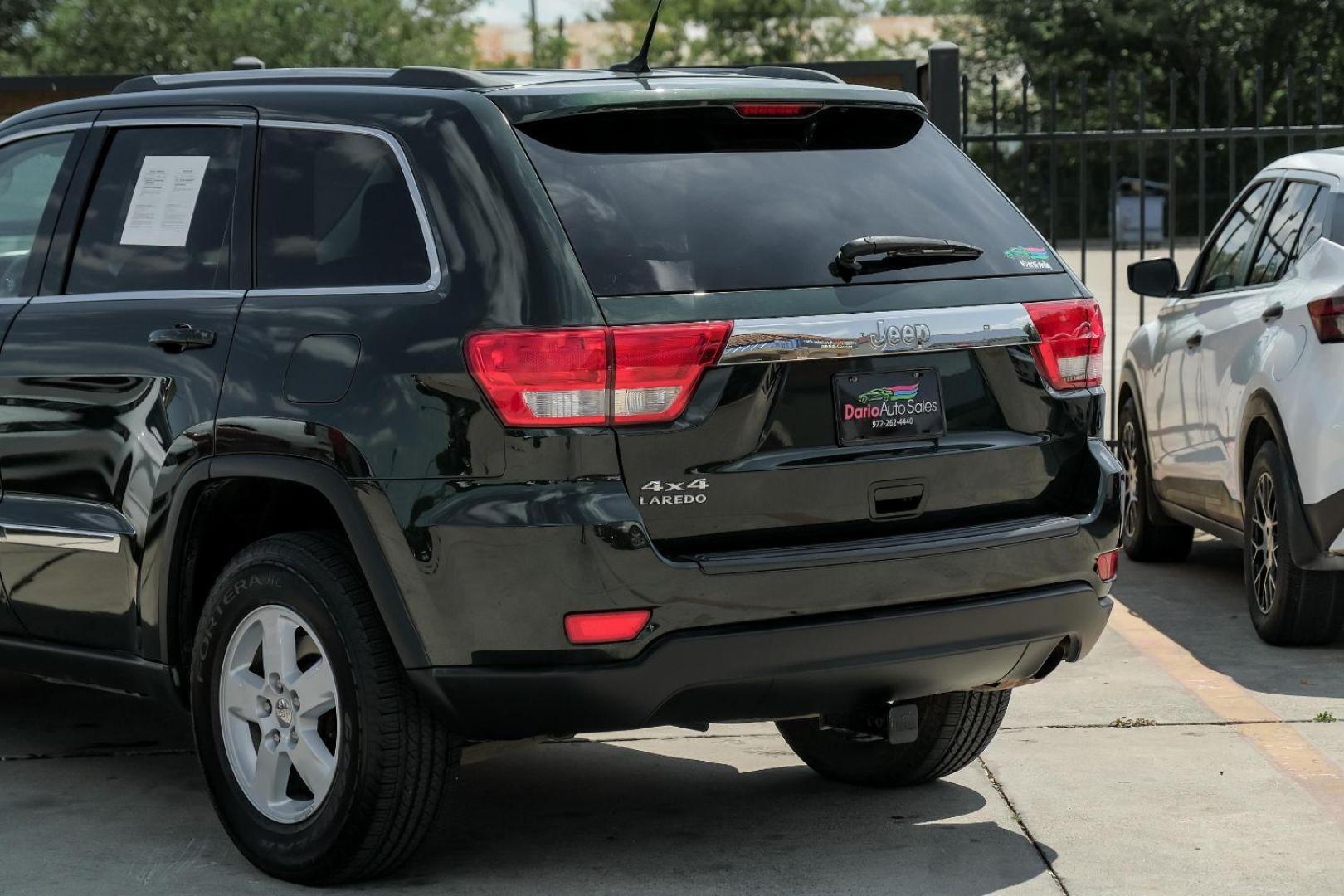 2011 GREEN Jeep Grand Cherokee Laredo 4WD (1J4RR4GG1BC) with an 3.6L V6 DOHC 24V engine, 5-Speed Automatic transmission, located at 2401 E Main St., Grand Prairie, TX, 75050, (972) 262-4440, 32.748981, -96.969643 - Photo#13