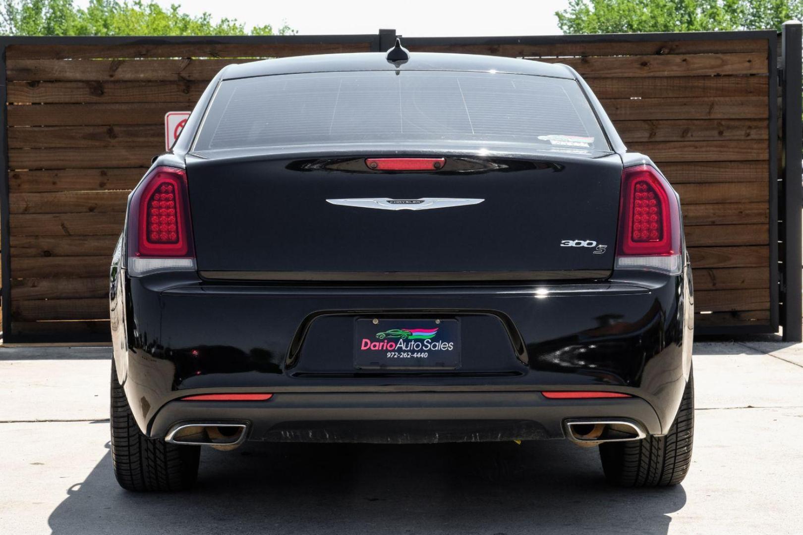 2016 BLACK Chrysler 300 S V6 RWD (2C3CCABG0GH) with an 3.6L V6 DOHC 24V engine, 8-Speed Automatic transmission, located at 2401 E Main St., Grand Prairie, TX, 75050, (972) 262-4440, 32.748981, -96.969643 - Photo#10