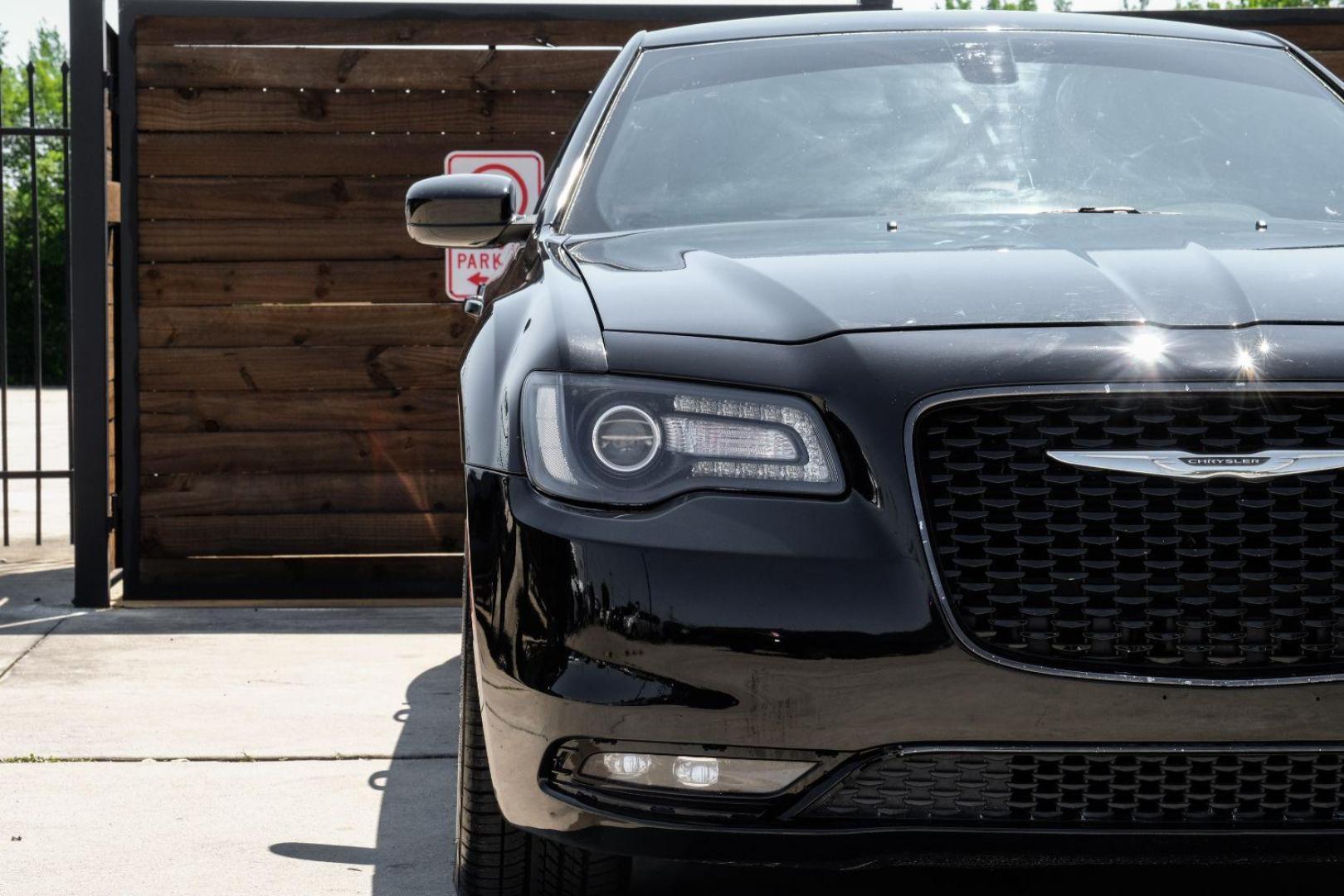 2016 BLACK Chrysler 300 S V6 RWD (2C3CCABG0GH) with an 3.6L V6 DOHC 24V engine, 8-Speed Automatic transmission, located at 2401 E Main St., Grand Prairie, TX, 75050, (972) 262-4440, 32.748981, -96.969643 - Photo#46