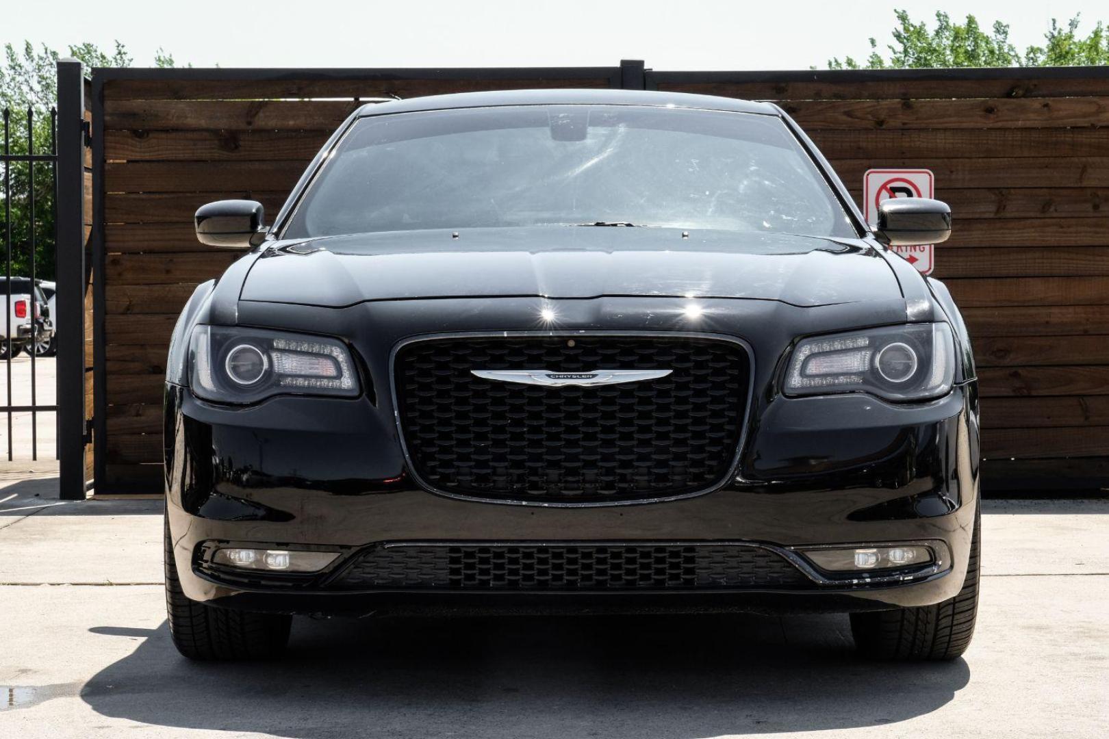 2016 BLACK Chrysler 300 S V6 RWD (2C3CCABG0GH) with an 3.6L V6 DOHC 24V engine, 8-Speed Automatic transmission, located at 2401 E Main St., Grand Prairie, TX, 75050, (972) 262-4440, 32.748981, -96.969643 - Photo#6