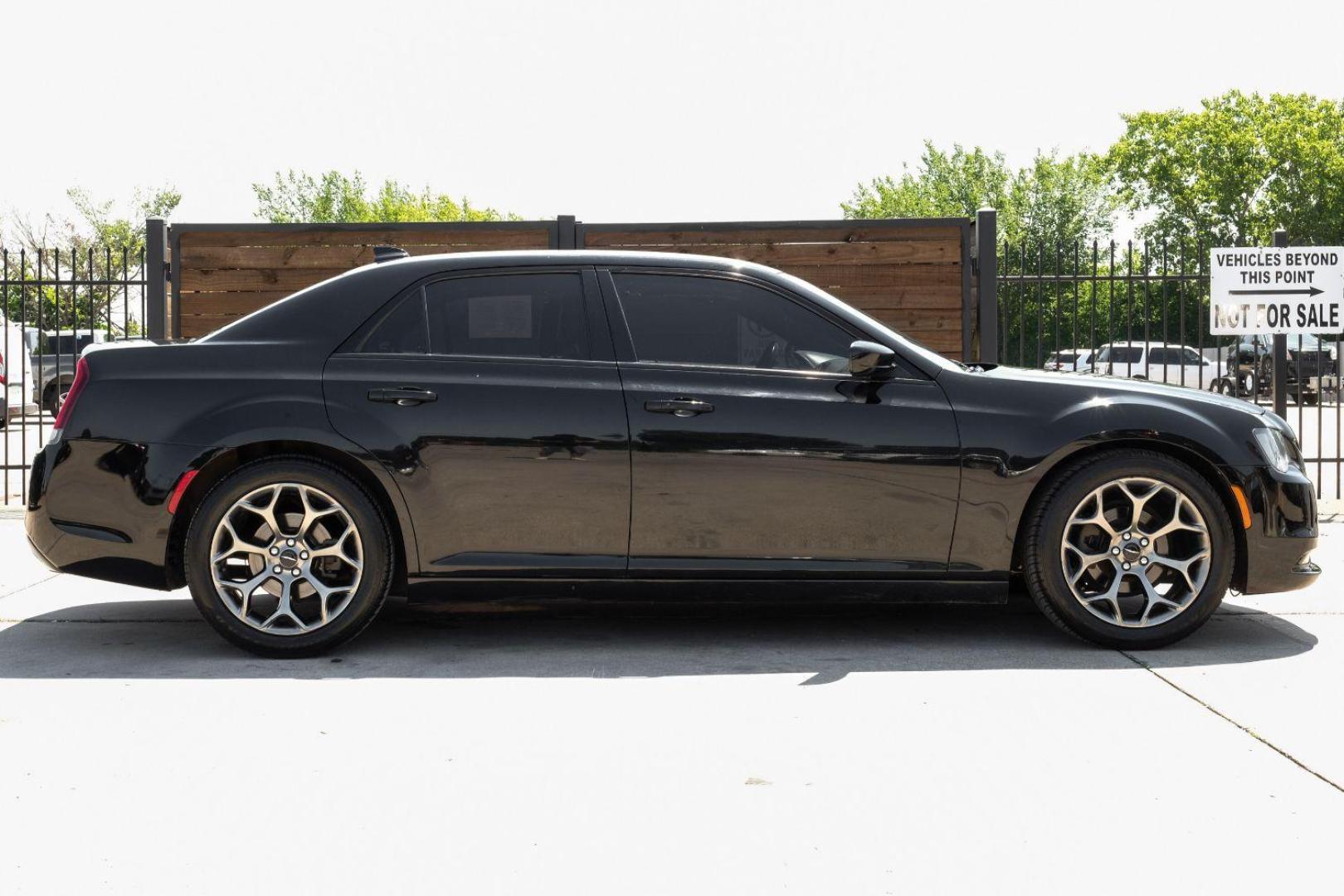 2016 BLACK Chrysler 300 S V6 RWD (2C3CCABG0GH) with an 3.6L V6 DOHC 24V engine, 8-Speed Automatic transmission, located at 2401 E Main St., Grand Prairie, TX, 75050, (972) 262-4440, 32.748981, -96.969643 - Photo#8