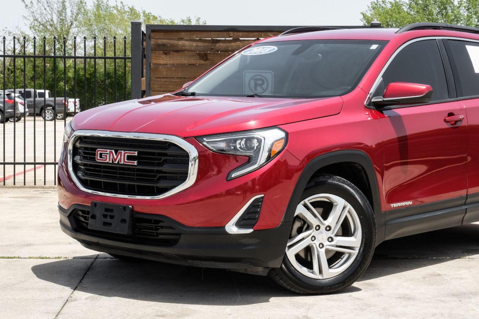 2018 Red GMC Terrain SLE (3GKALMEX8JL) with an 2.0L L4 DOHC 16V TURBO engine, 6-Speed Automatic transmission, located at 2401 E Main St., Grand Prairie, TX, 75050, (972) 262-4440, 32.748981, -96.969643 - Photo#4