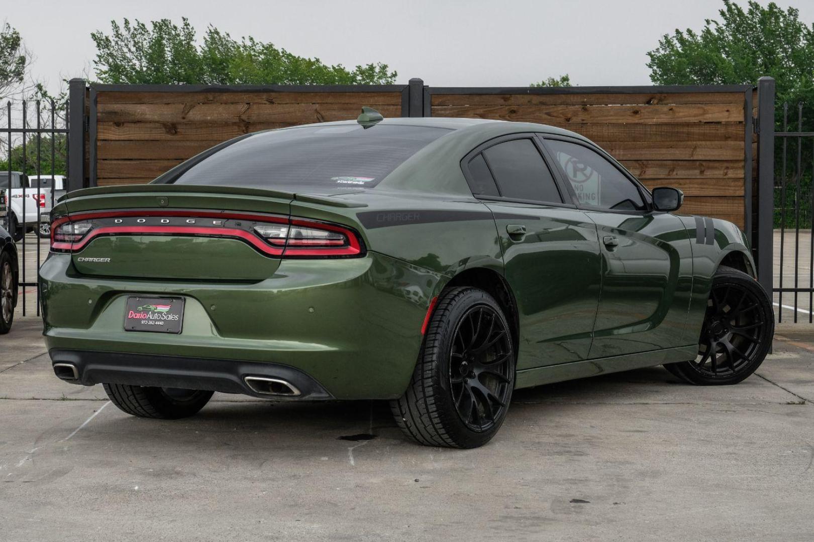 2019 Green Dodge Charger SXT (2C3CDXBG7KH) with an 3.6L V6 DOHC 24V engine, 8-Speed Automatic transmission, located at 2401 E Main St., Grand Prairie, TX, 75050, (972) 262-4440, 32.748981, -96.969643 - Photo#9