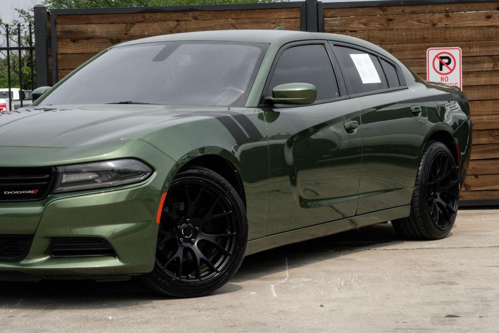 2019 Green Dodge Charger SXT (2C3CDXBG7KH) with an 3.6L V6 DOHC 24V engine, 8-Speed Automatic transmission, located at 2401 E Main St., Grand Prairie, TX, 75050, (972) 262-4440, 32.748981, -96.969643 - Photo#5