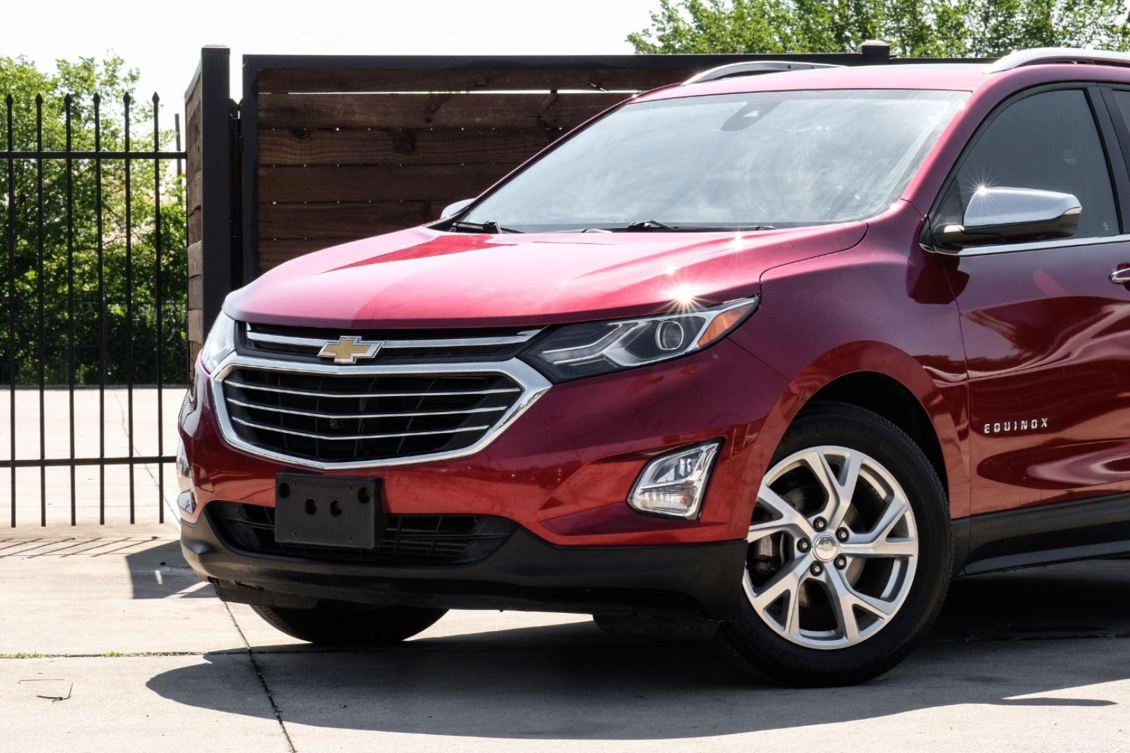 2018 red Chevrolet Equinox Premier (3GNAXPEU0JL) with an 1.6L L4 DOHC 16V DIESEL engine, 6-Speed Automatic transmission, located at 2401 E Main St., Grand Prairie, TX, 75050, (972) 262-4440, 32.748981, -96.969643 - Photo#4