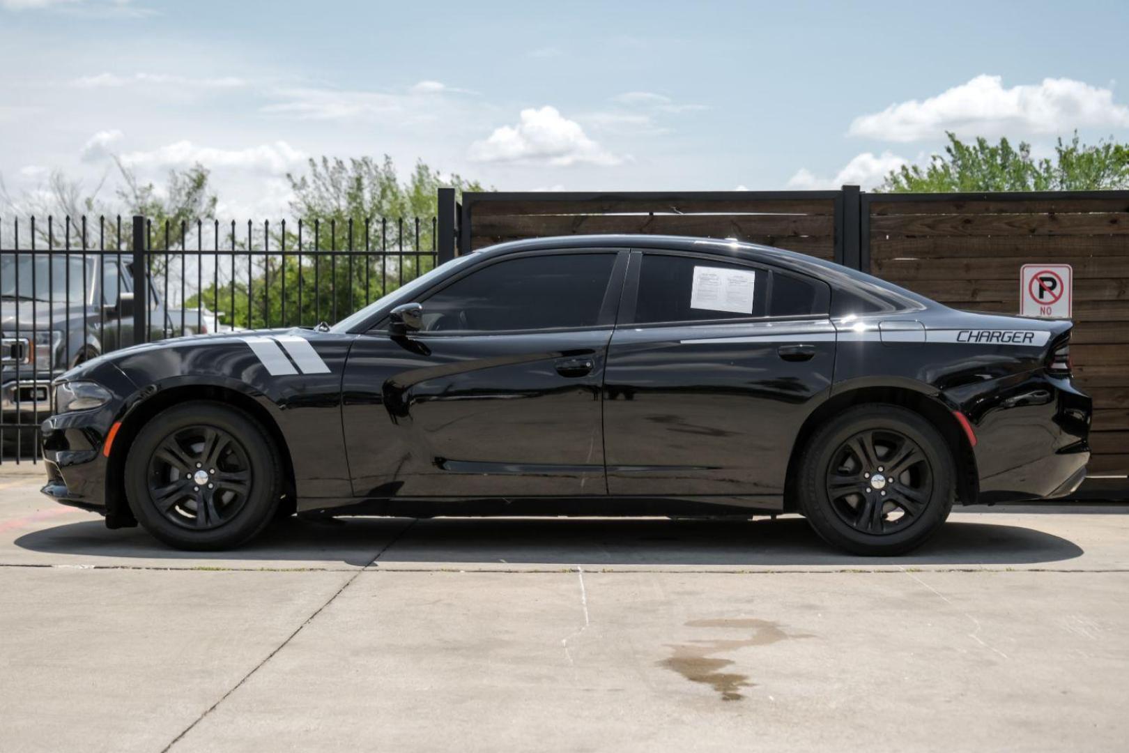 2019 Black Dodge Charger SXT (2C3CDXBG0KH) with an 3.6L V6 DOHC 24V engine, 8-Speed Automatic transmission, located at 2401 E Main St., Grand Prairie, TX, 75050, (972) 262-4440, 32.748981, -96.969643 - Photo#12