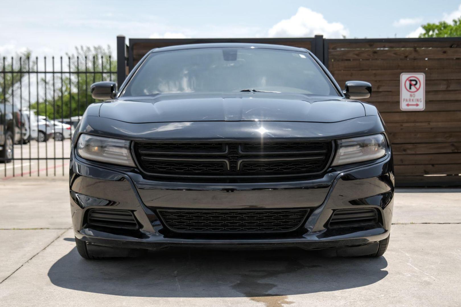 2019 Black Dodge Charger SXT (2C3CDXBG0KH) with an 3.6L V6 DOHC 24V engine, 8-Speed Automatic transmission, located at 2401 E Main St., Grand Prairie, TX, 75050, (972) 262-4440, 32.748981, -96.969643 - Photo#5