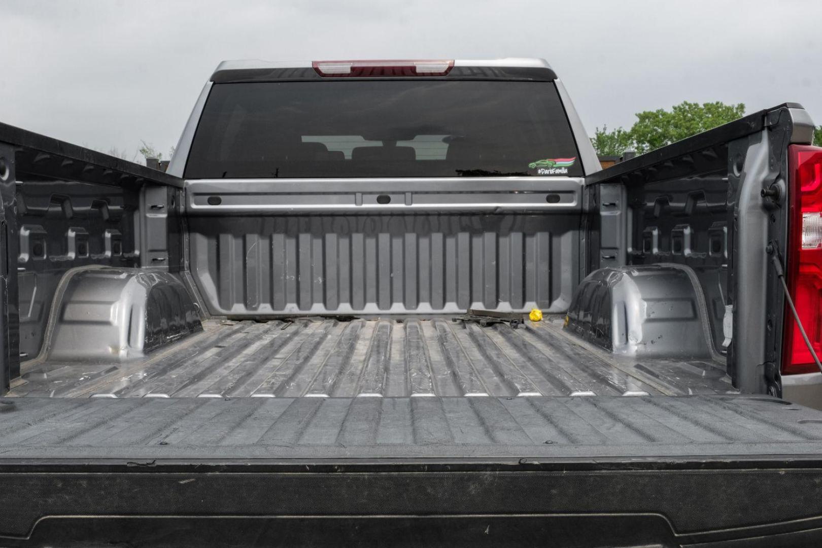 2020 Gray Chevrolet Silverado 1500 Custom Crew Cab Short Box 2WD (3GCPWBEK7LG) with an 2.7L L4 DOHC 16V TURBO engine, 6-Speed Automatic transmission, located at 2401 E Main St., Grand Prairie, TX, 75050, (972) 262-4440, 32.748981, -96.969643 - Photo#39