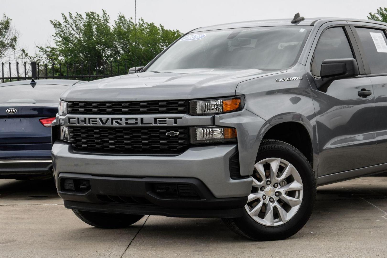 2020 Gray Chevrolet Silverado 1500 Custom Crew Cab Short Box 2WD (3GCPWBEK7LG) with an 2.7L L4 DOHC 16V TURBO engine, 6-Speed Automatic transmission, located at 2401 E Main St., Grand Prairie, TX, 75050, (972) 262-4440, 32.748981, -96.969643 - Photo#4