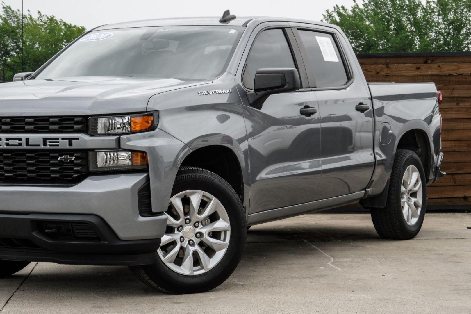 2020 Gray Chevrolet Silverado 1500 Custom Crew Cab Short Box 2WD (3GCPWBEK7LG) with an 2.7L L4 DOHC 16V TURBO engine, 6-Speed Automatic transmission, located at 2401 E Main St., Grand Prairie, TX, 75050, (972) 262-4440, 32.748981, -96.969643 - Photo#5