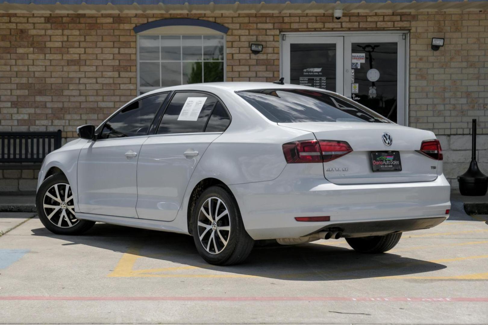 2017 white Volkswagen Jetta 1.4T SE 6A (3VWDB7AJ6HM) with an 1.4L L4 DOHC 16V engine, 6-Speed Automatic transmission, located at 2401 E Main St., Grand Prairie, TX, 75050, (972) 262-4440, 32.748981, -96.969643 - Photo#12