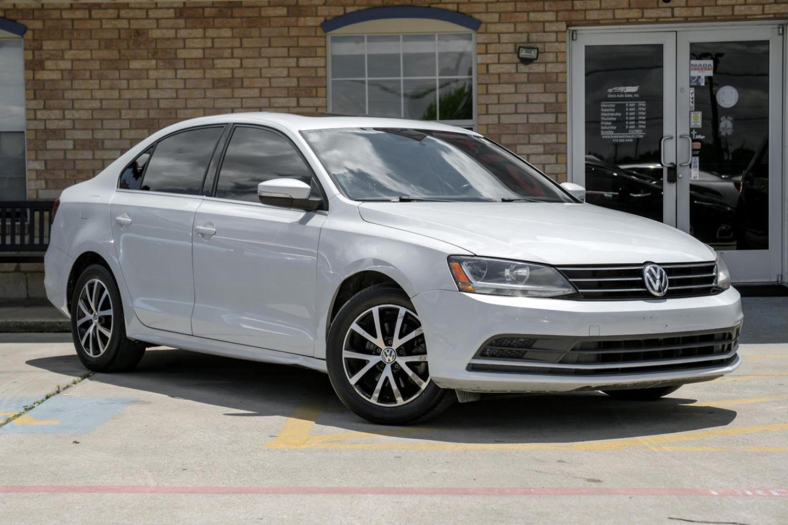 2017 white Volkswagen Jetta 1.4T SE 6A (3VWDB7AJ6HM) with an 1.4L L4 DOHC 16V engine, 6-Speed Automatic transmission, located at 2401 E Main St., Grand Prairie, TX, 75050, (972) 262-4440, 32.748981, -96.969643 - Photo#6