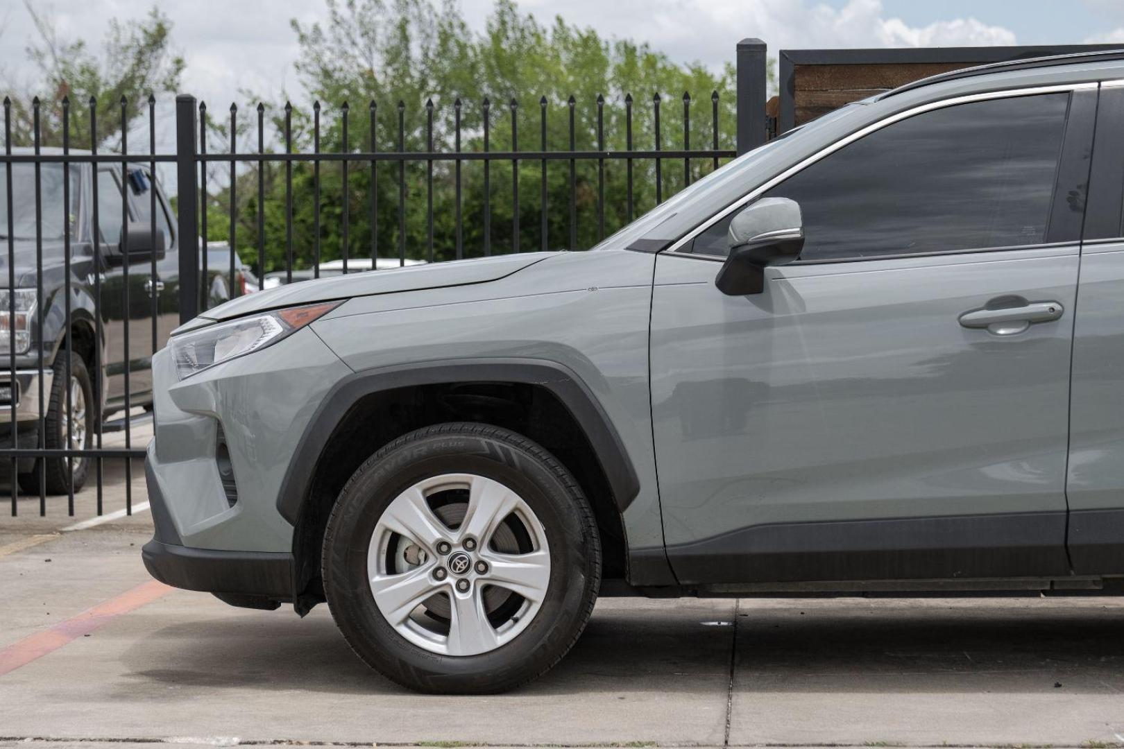 2021 GRAY Toyota RAV4 XLE (2T3W1RFV0MW) with an 2.5L L4 DOHC 16V engine, 8-Speed Automatic transmission, located at 2401 E Main St., Grand Prairie, TX, 75050, (972) 262-4440, 32.748981, -96.969643 - Photo#15