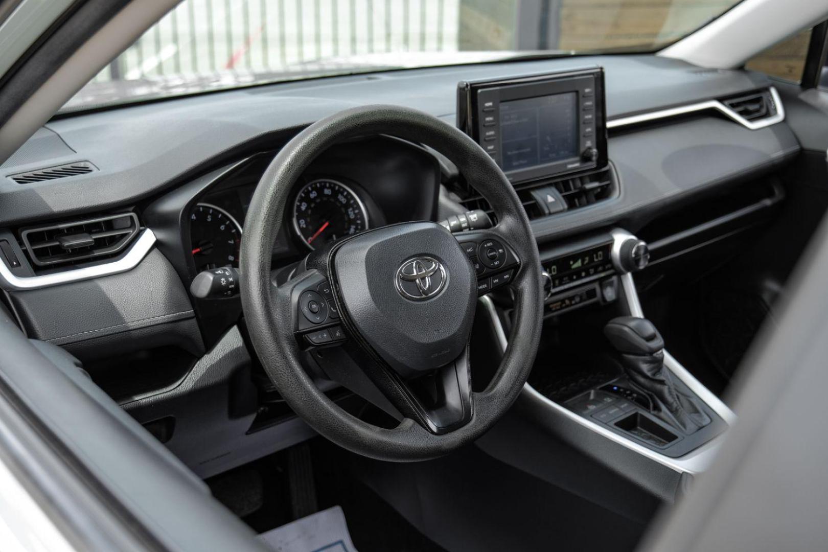 2021 GRAY Toyota RAV4 XLE (2T3W1RFV0MW) with an 2.5L L4 DOHC 16V engine, 8-Speed Automatic transmission, located at 2401 E Main St., Grand Prairie, TX, 75050, (972) 262-4440, 32.748981, -96.969643 - Photo#20