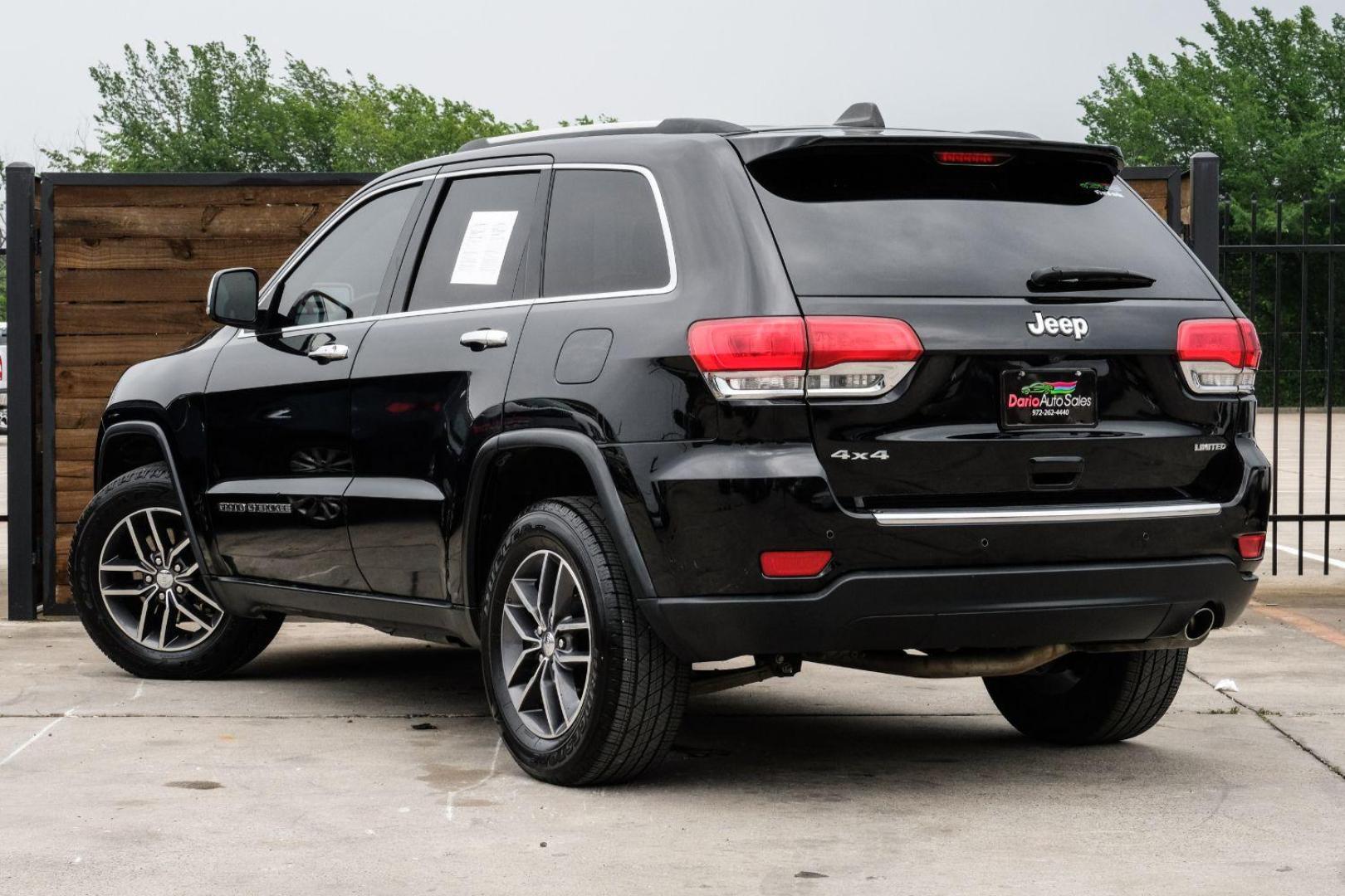 2017 BLACK Jeep Grand Cherokee Limited 4WD (1C4RJFBG3HC) with an 3.6L V6 DOHC 24V engine, 8-Speed Automatic transmission, located at 2401 E Main St., Grand Prairie, TX, 75050, (972) 262-4440, 32.748981, -96.969643 - Photo#12