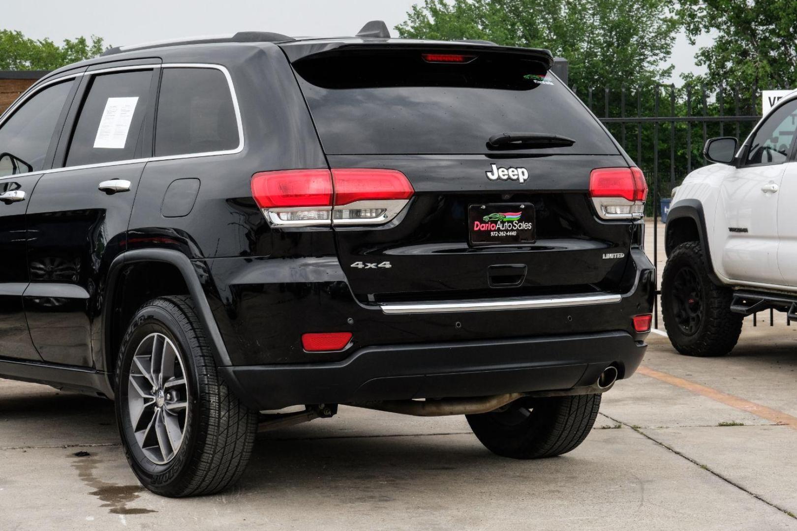 2017 BLACK Jeep Grand Cherokee Limited 4WD (1C4RJFBG3HC) with an 3.6L V6 DOHC 24V engine, 8-Speed Automatic transmission, located at 2401 E Main St., Grand Prairie, TX, 75050, (972) 262-4440, 32.748981, -96.969643 - Photo#14