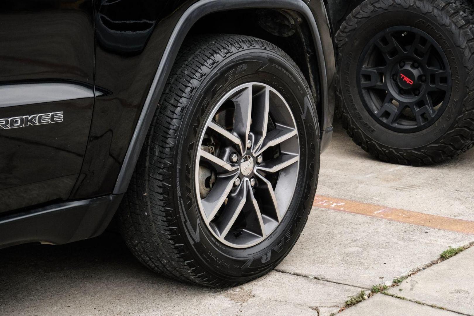 2017 BLACK Jeep Grand Cherokee Limited 4WD (1C4RJFBG3HC) with an 3.6L V6 DOHC 24V engine, 8-Speed Automatic transmission, located at 2401 E Main St., Grand Prairie, TX, 75050, (972) 262-4440, 32.748981, -96.969643 - Photo#55