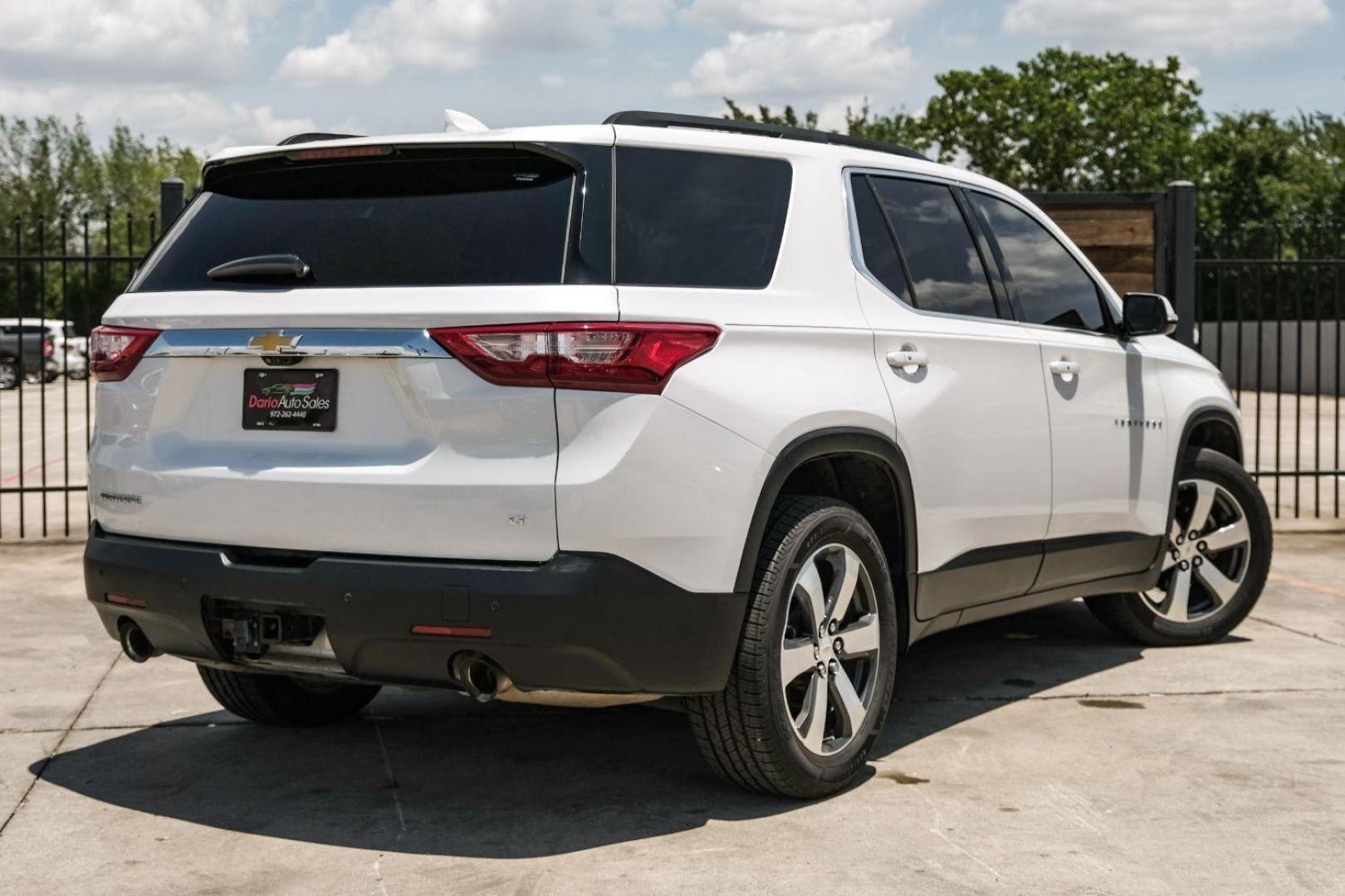 2020 WHITE Chevrolet Traverse SPORT UTILITY 4-DR (1GNERHKW4LJ) with an 3.6L V6 DOHC 24V engine, 9-Speed Automatic transmission, located at 2401 E Main St., Grand Prairie, TX, 75050, (972) 262-4440, 32.748981, -96.969643 - Photo#12