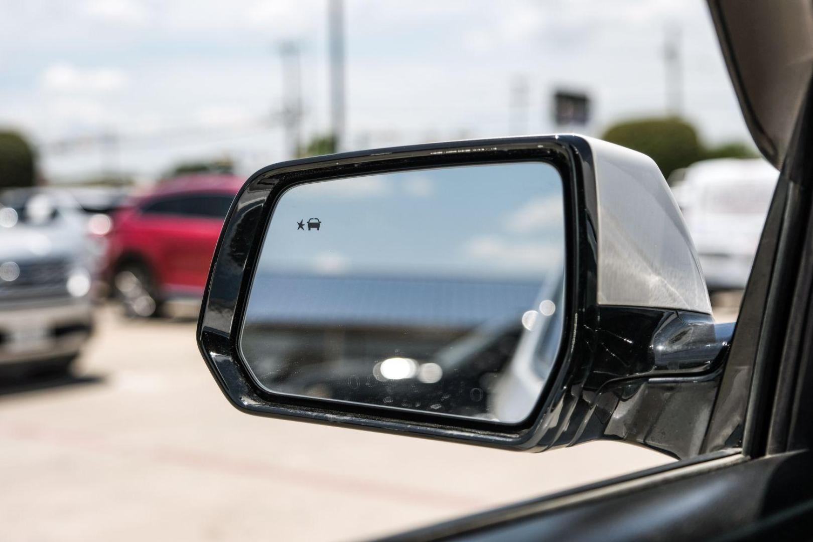 2020 WHITE Chevrolet Traverse SPORT UTILITY 4-DR (1GNERHKW4LJ) with an 3.6L V6 DOHC 24V engine, 9-Speed Automatic transmission, located at 2401 E Main St., Grand Prairie, TX, 75050, (972) 262-4440, 32.748981, -96.969643 - Photo#57