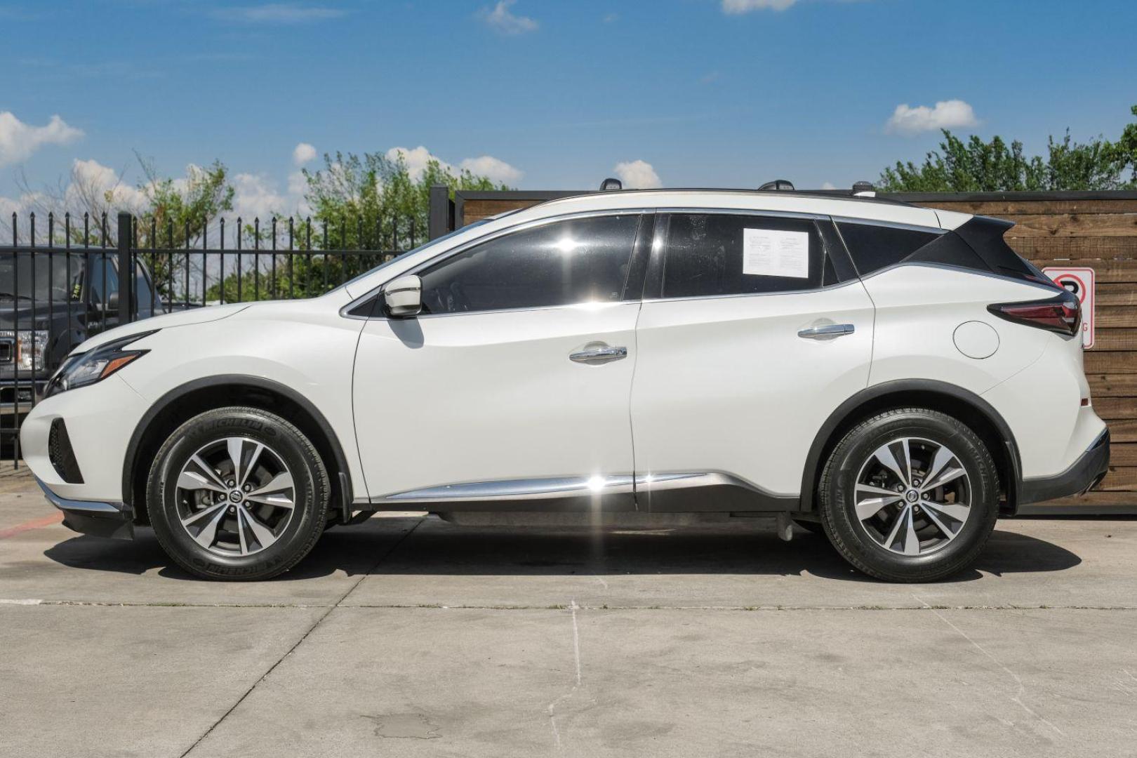 2019 white Nissan Murano SV (5N1AZ2MJ7KN) with an 3.5L V6 DOHC 24V engine, Continuously Variable Transmission transmission, located at 2401 E Main St., Grand Prairie, TX, 75050, (972) 262-4440, 32.748981, -96.969643 - Photo#14