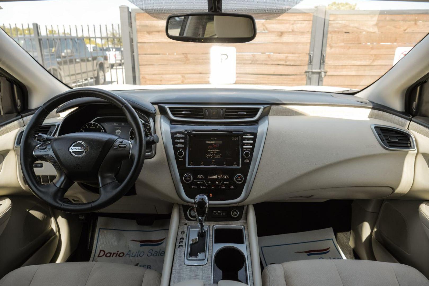 2019 white Nissan Murano SV (5N1AZ2MJ7KN) with an 3.5L V6 DOHC 24V engine, Continuously Variable Transmission transmission, located at 2401 E Main St., Grand Prairie, TX, 75050, (972) 262-4440, 32.748981, -96.969643 - Photo#18