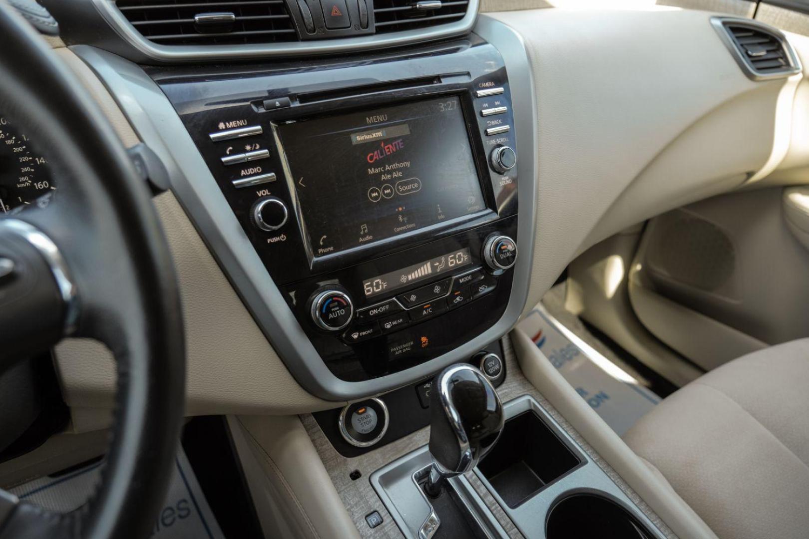 2019 white Nissan Murano SV (5N1AZ2MJ7KN) with an 3.5L V6 DOHC 24V engine, Continuously Variable Transmission transmission, located at 2401 E Main St., Grand Prairie, TX, 75050, (972) 262-4440, 32.748981, -96.969643 - Photo#26