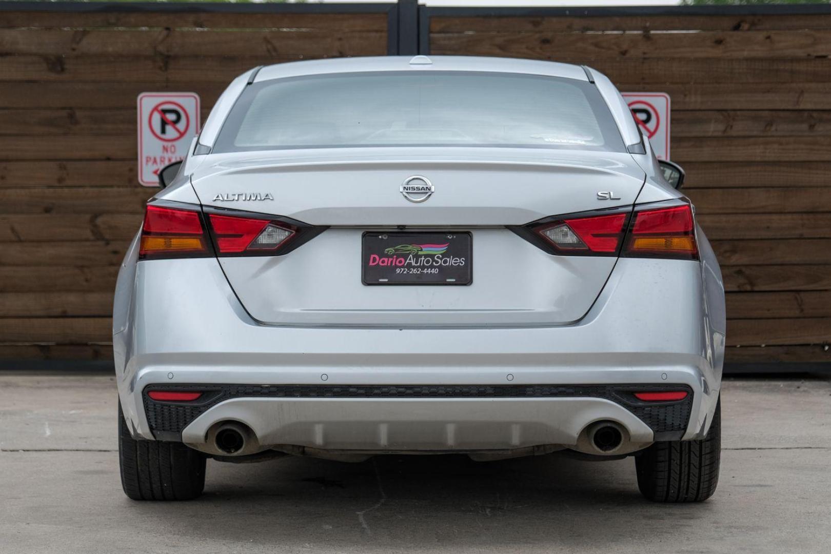 2020 silver Nissan Altima 2.5 SL (1N4BL4EV8LC) with an 2.5L L4 DOHC 16V engine, Continuously Variable Transmission transmission, located at 2401 E Main St., Grand Prairie, TX, 75050, (972) 262-4440, 32.748981, -96.969643 - Photo#11