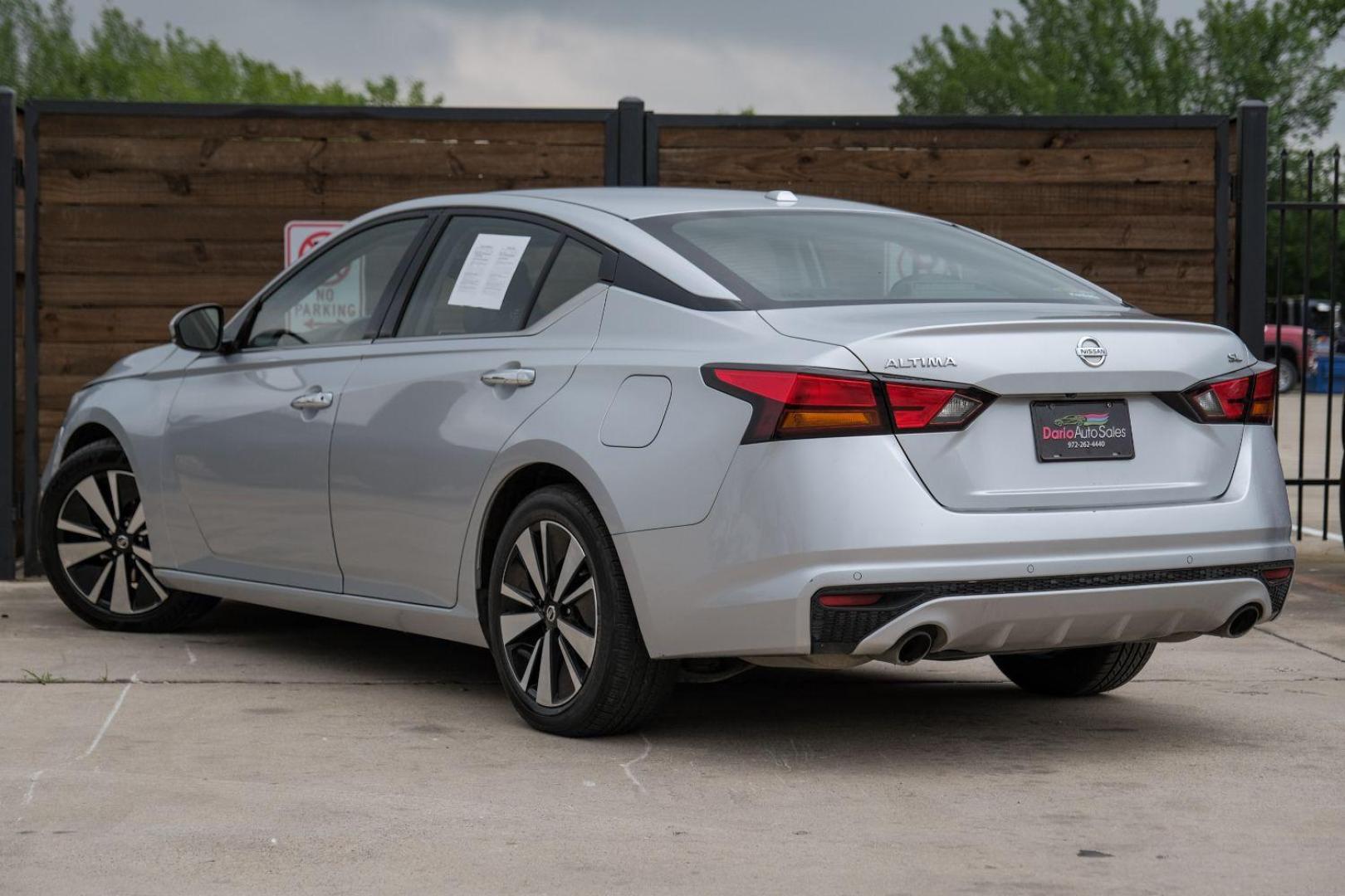 2020 silver Nissan Altima 2.5 SL (1N4BL4EV8LC) with an 2.5L L4 DOHC 16V engine, Continuously Variable Transmission transmission, located at 2401 E Main St., Grand Prairie, TX, 75050, (972) 262-4440, 32.748981, -96.969643 - Photo#12