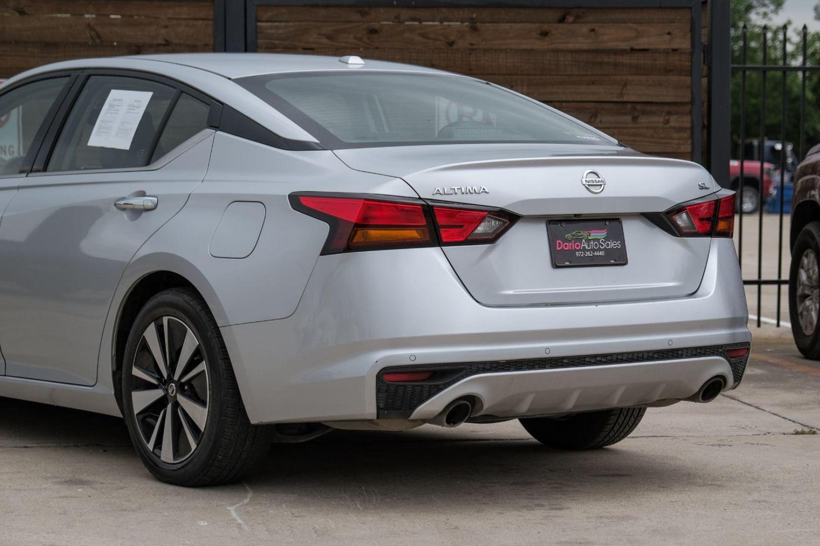 2020 silver Nissan Altima 2.5 SL (1N4BL4EV8LC) with an 2.5L L4 DOHC 16V engine, Continuously Variable Transmission transmission, located at 2401 E Main St., Grand Prairie, TX, 75050, (972) 262-4440, 32.748981, -96.969643 - Photo#13