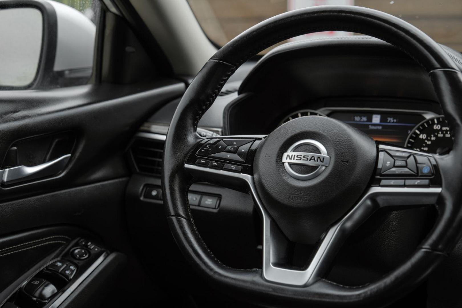 2020 silver Nissan Altima 2.5 SL (1N4BL4EV8LC) with an 2.5L L4 DOHC 16V engine, Continuously Variable Transmission transmission, located at 2401 E Main St., Grand Prairie, TX, 75050, (972) 262-4440, 32.748981, -96.969643 - Photo#22