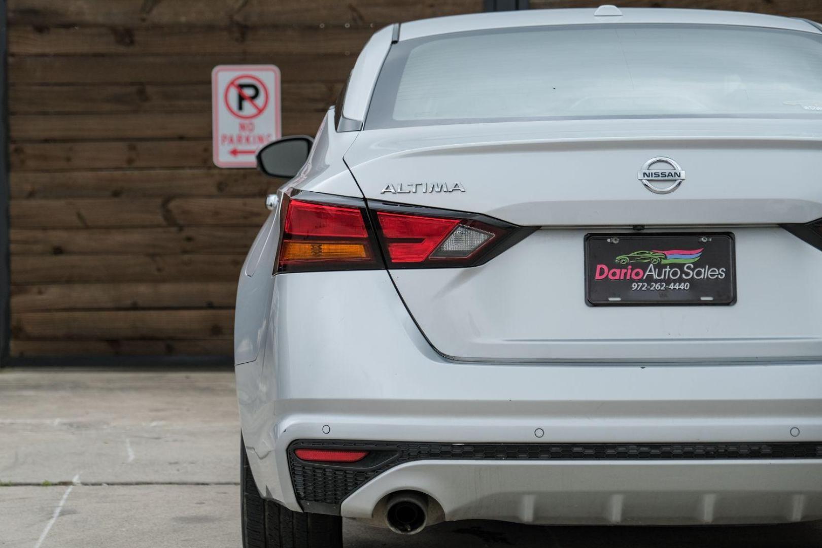 2020 silver Nissan Altima 2.5 SL (1N4BL4EV8LC) with an 2.5L L4 DOHC 16V engine, Continuously Variable Transmission transmission, located at 2401 E Main St., Grand Prairie, TX, 75050, (972) 262-4440, 32.748981, -96.969643 - Photo#50