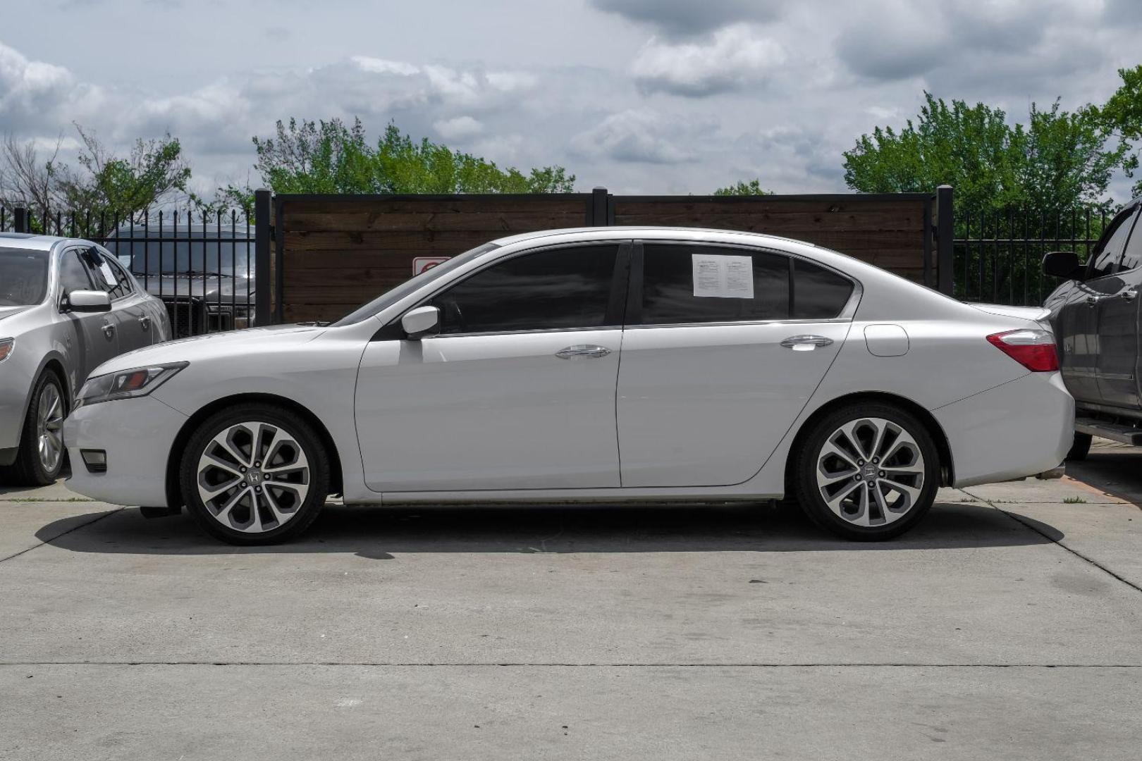 2014 WHITE Honda Accord Sport Sedan CVT (1HGCR2F5XEA) with an 2.4L L4 DOHC 16V engine, Continuously Variable Transmission transmission, located at 2401 E Main St., Grand Prairie, TX, 75050, (972) 262-4440, 32.748981, -96.969643 - Photo#16