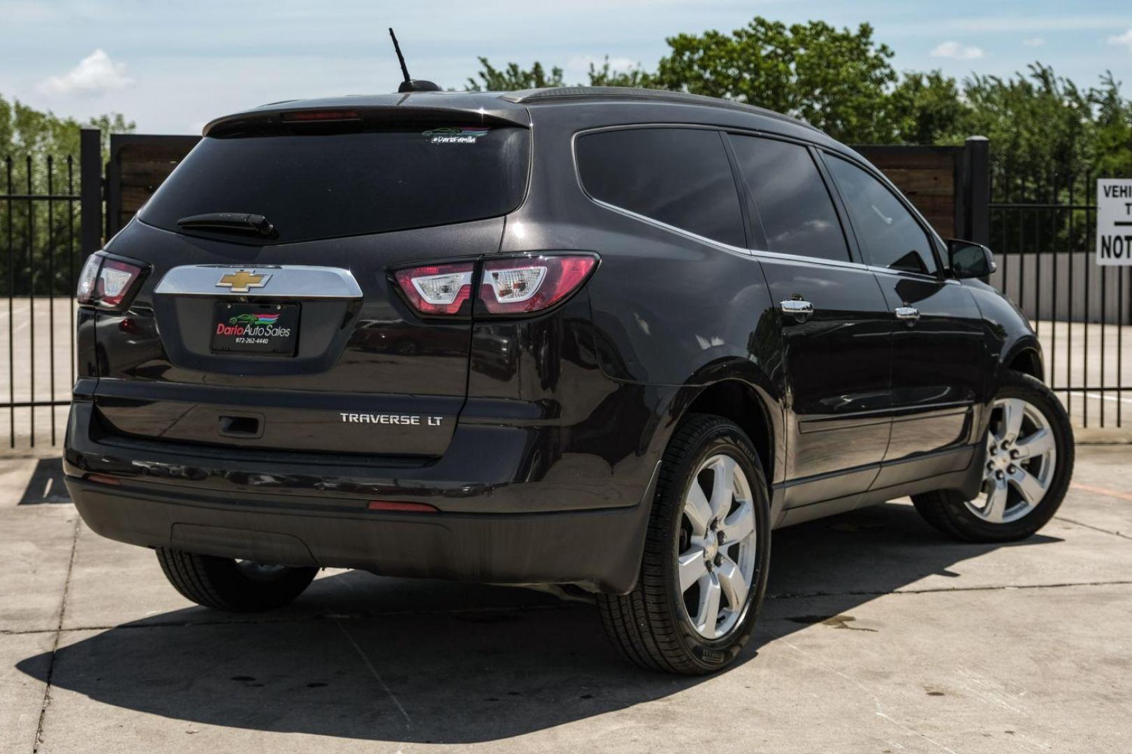 2016 GRAY Chevrolet Traverse SPORT UTILITY 4-DR (1GNKRGKD9GJ) with an 3.6L V6 DOHC 24V engine, 6-Speed Automatic transmission, located at 2401 E Main St., Grand Prairie, TX, 75050, (972) 262-4440, 32.748981, -96.969643 - Photo#11