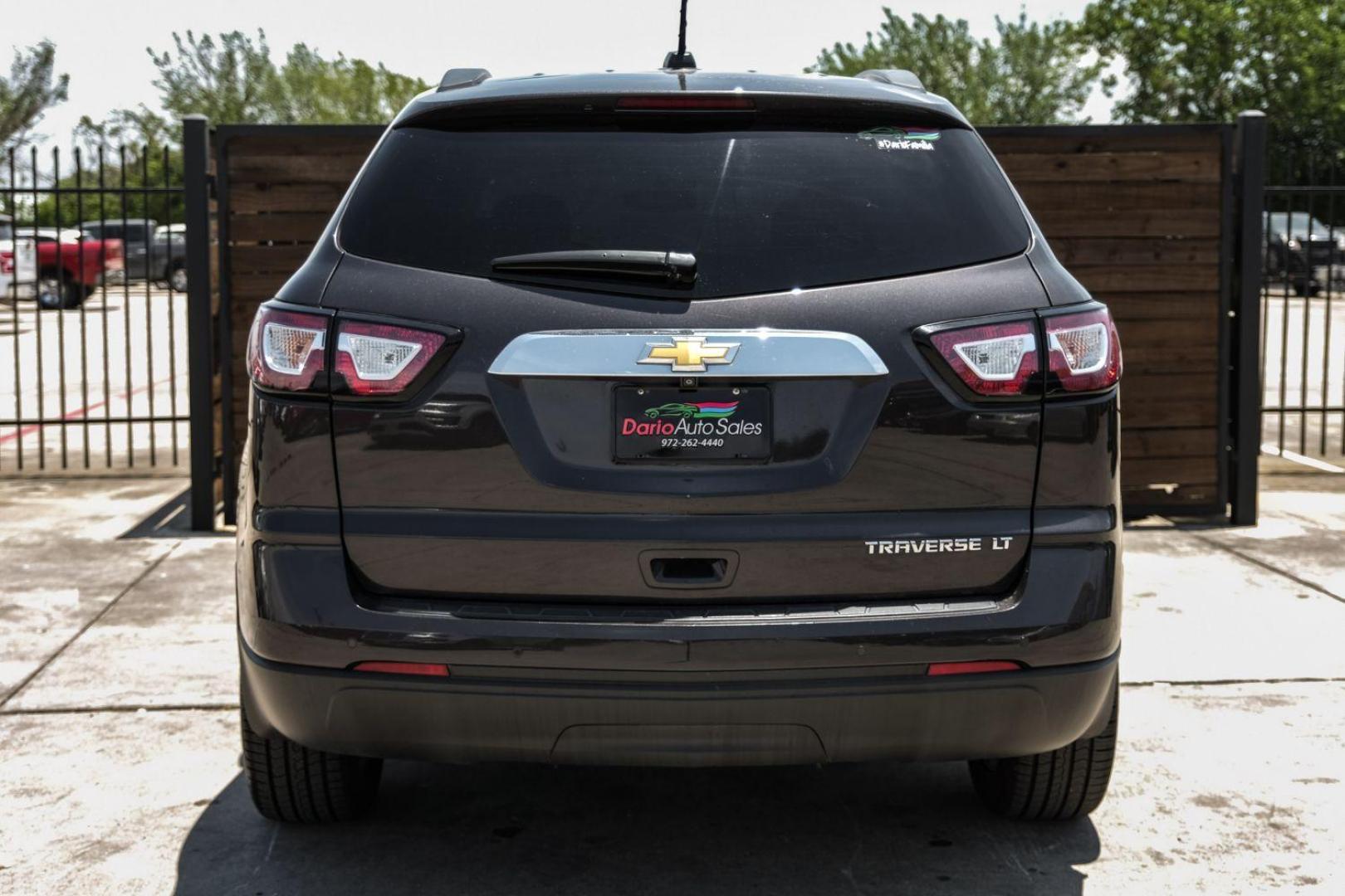 2016 GRAY Chevrolet Traverse SPORT UTILITY 4-DR (1GNKRGKD9GJ) with an 3.6L V6 DOHC 24V engine, 6-Speed Automatic transmission, located at 2401 E Main St., Grand Prairie, TX, 75050, (972) 262-4440, 32.748981, -96.969643 - Photo#14