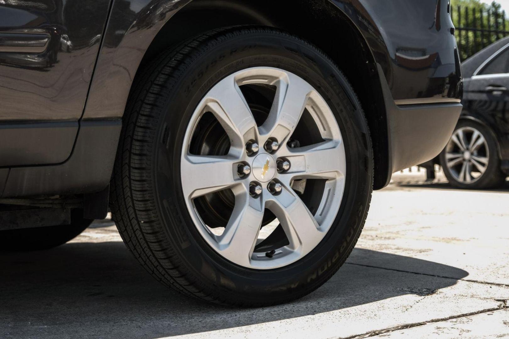 2016 GRAY Chevrolet Traverse SPORT UTILITY 4-DR (1GNKRGKD9GJ) with an 3.6L V6 DOHC 24V engine, 6-Speed Automatic transmission, located at 2401 E Main St., Grand Prairie, TX, 75050, (972) 262-4440, 32.748981, -96.969643 - Photo#66