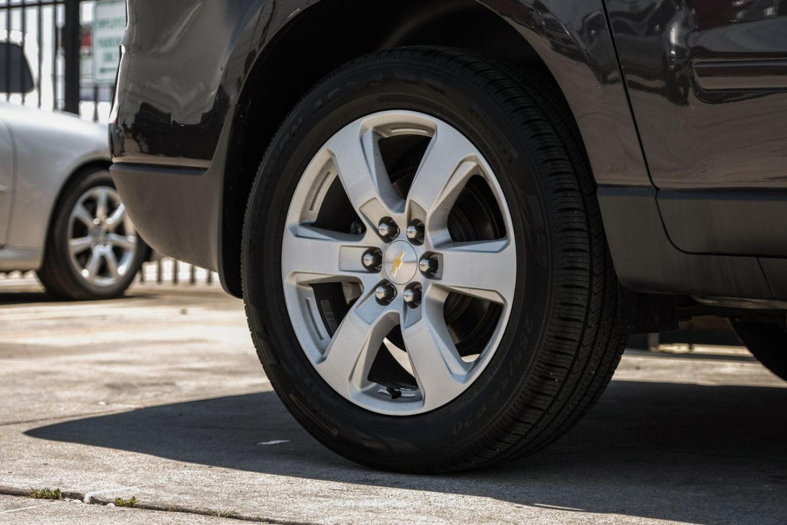 2016 GRAY Chevrolet Traverse SPORT UTILITY 4-DR (1GNKRGKD9GJ) with an 3.6L V6 DOHC 24V engine, 6-Speed Automatic transmission, located at 2401 E Main St., Grand Prairie, TX, 75050, (972) 262-4440, 32.748981, -96.969643 - Photo#67