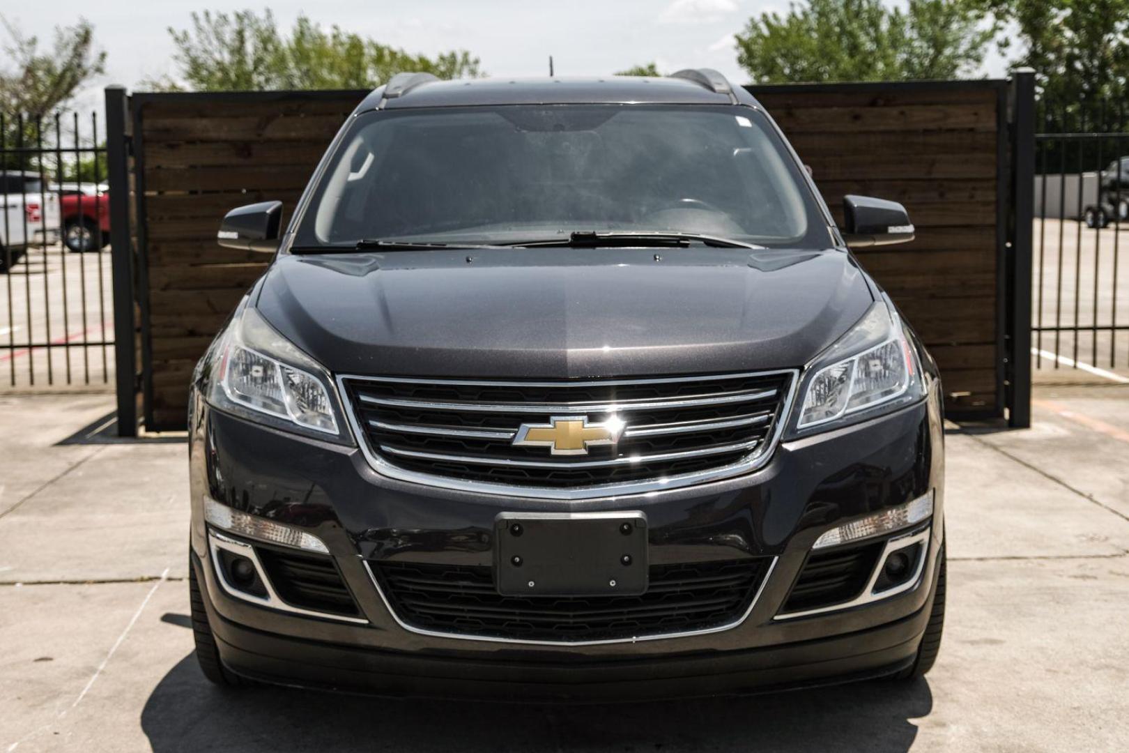 2016 GRAY Chevrolet Traverse SPORT UTILITY 4-DR (1GNKRGKD9GJ) with an 3.6L V6 DOHC 24V engine, 6-Speed Automatic transmission, located at 2401 E Main St., Grand Prairie, TX, 75050, (972) 262-4440, 32.748981, -96.969643 - Photo#6