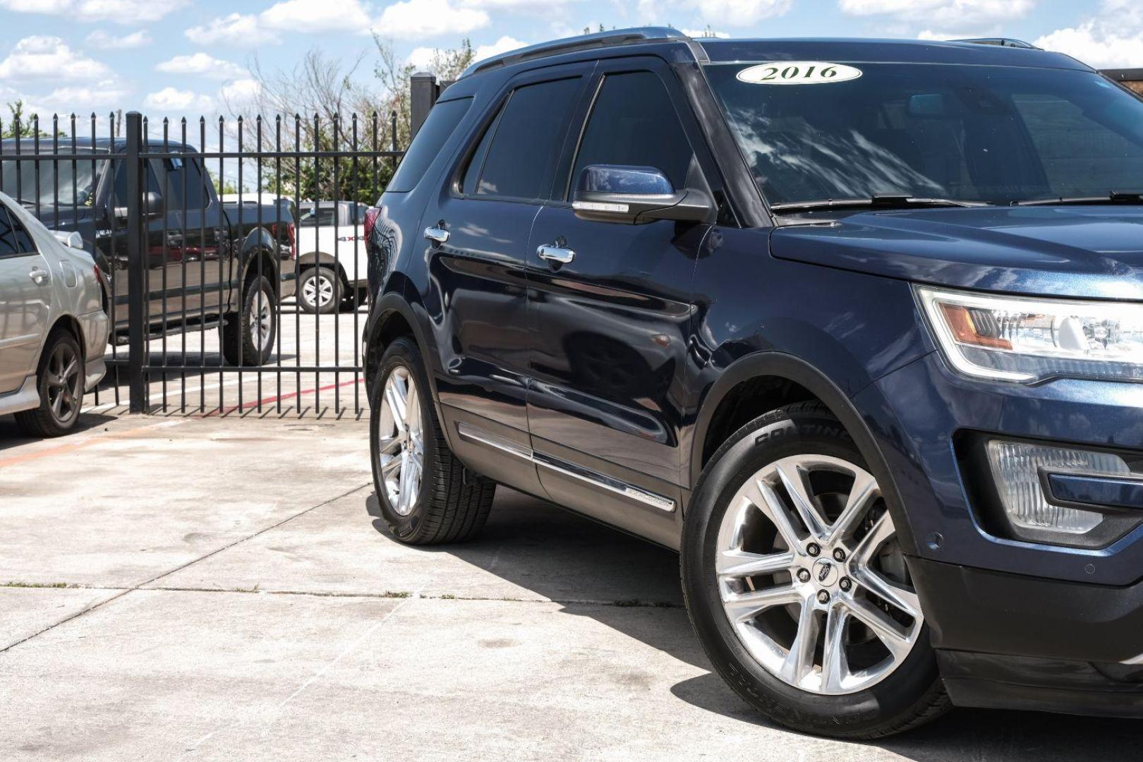 2016 blue Ford Explorer Limited FWD (1FM5K7F85GG) with an 3.5L V6 DOHC 24V engine, 6-Speed Automatic transmission, located at 2401 E Main St., Grand Prairie, TX, 75050, (972) 262-4440, 32.748981, -96.969643 - Photo#9