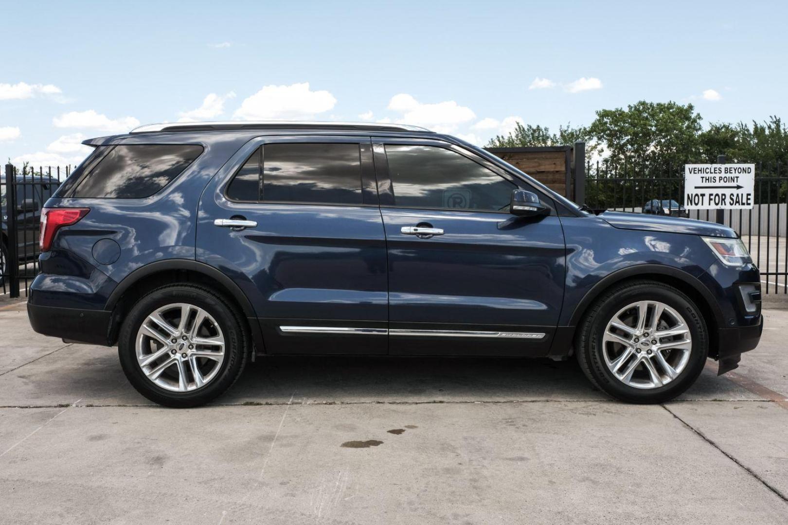 2016 blue Ford Explorer Limited FWD (1FM5K7F85GG) with an 3.5L V6 DOHC 24V engine, 6-Speed Automatic transmission, located at 2401 E Main St., Grand Prairie, TX, 75050, (972) 262-4440, 32.748981, -96.969643 - Photo#11